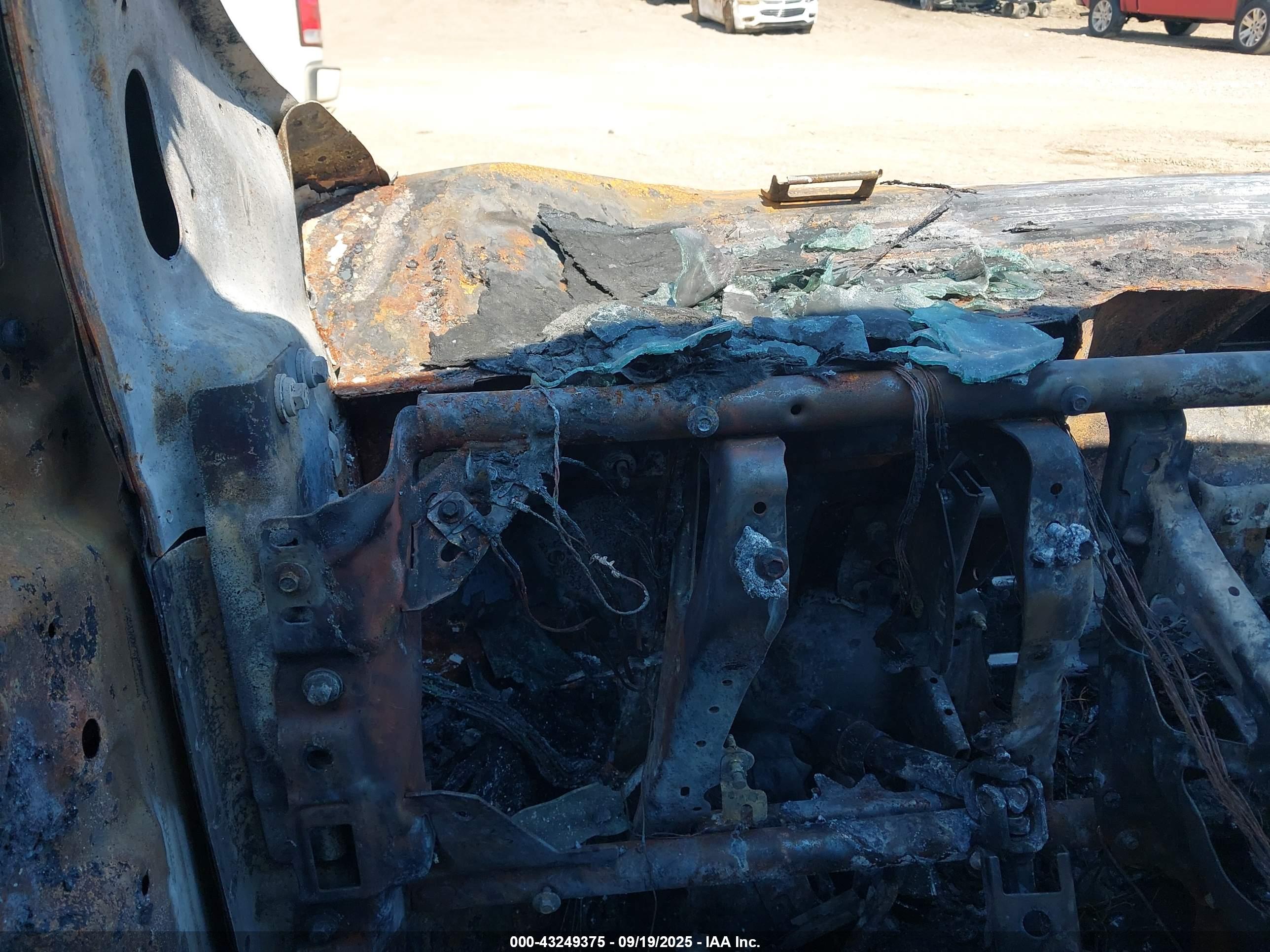 FORD ESCAPE image 7