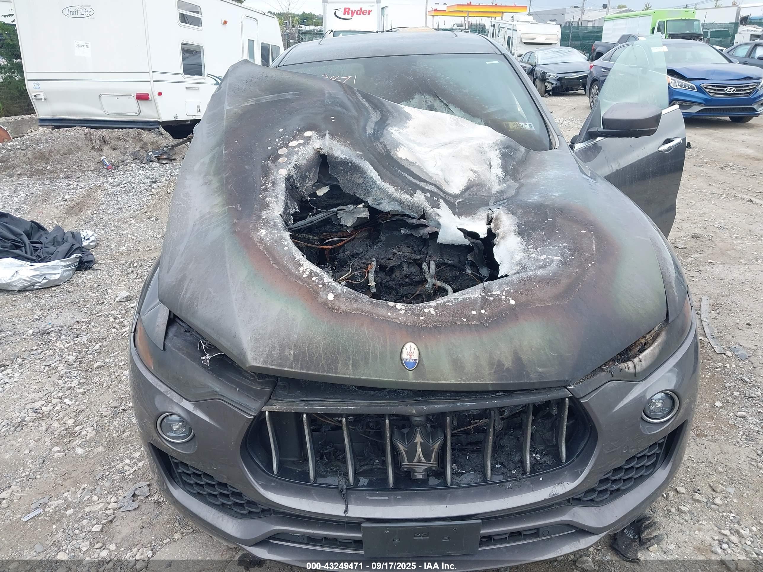 MASERATI LEVANTE image 10