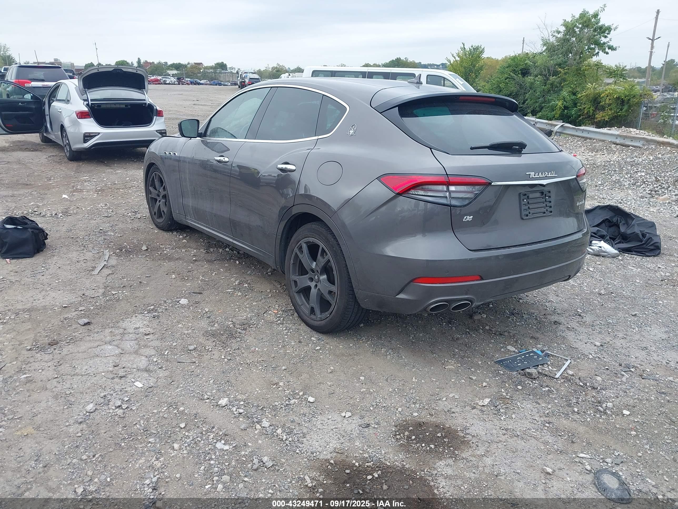 MASERATI LEVANTE image 3