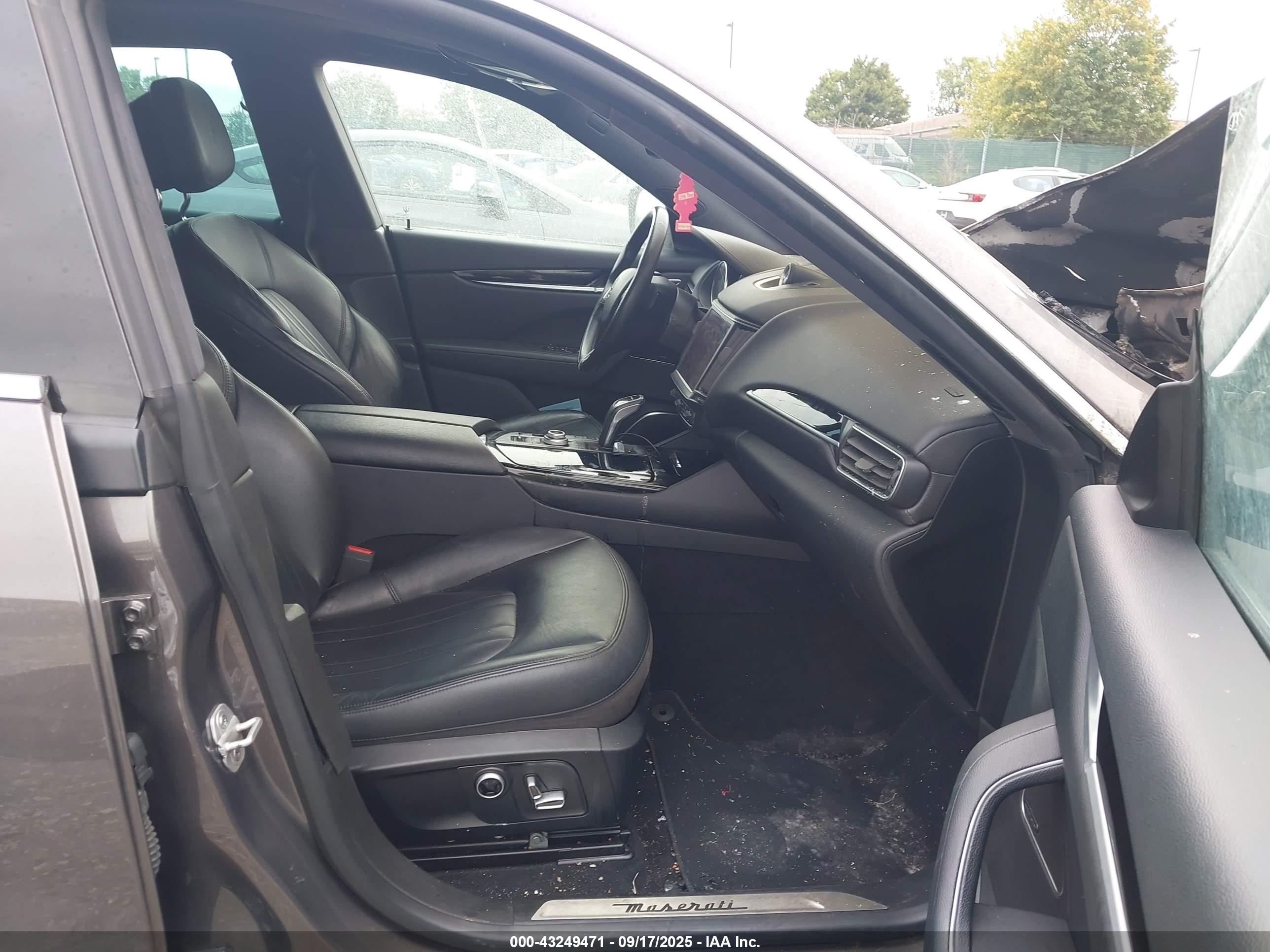 MASERATI LEVANTE image 5