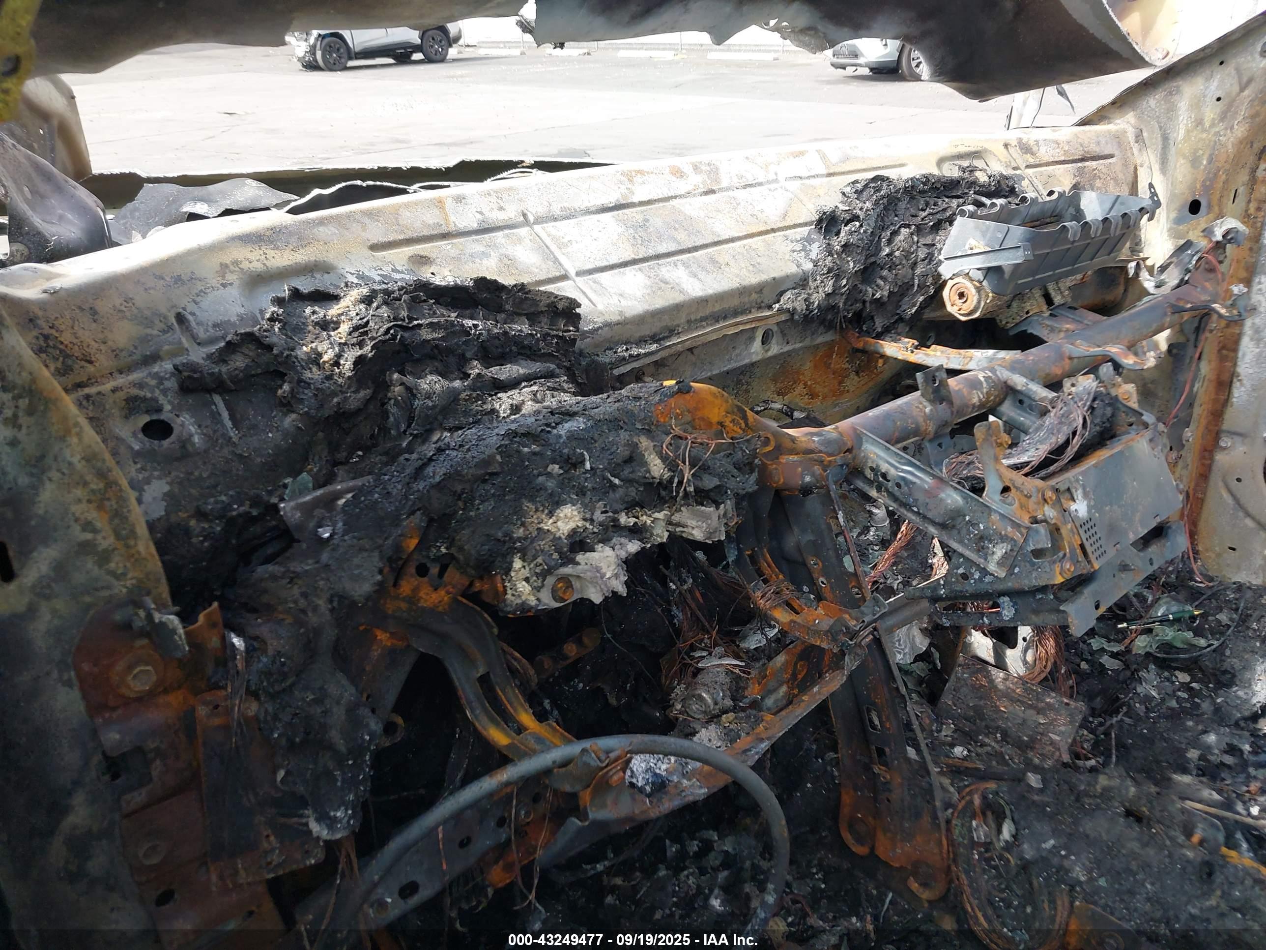 FORD EXPLORER image 7