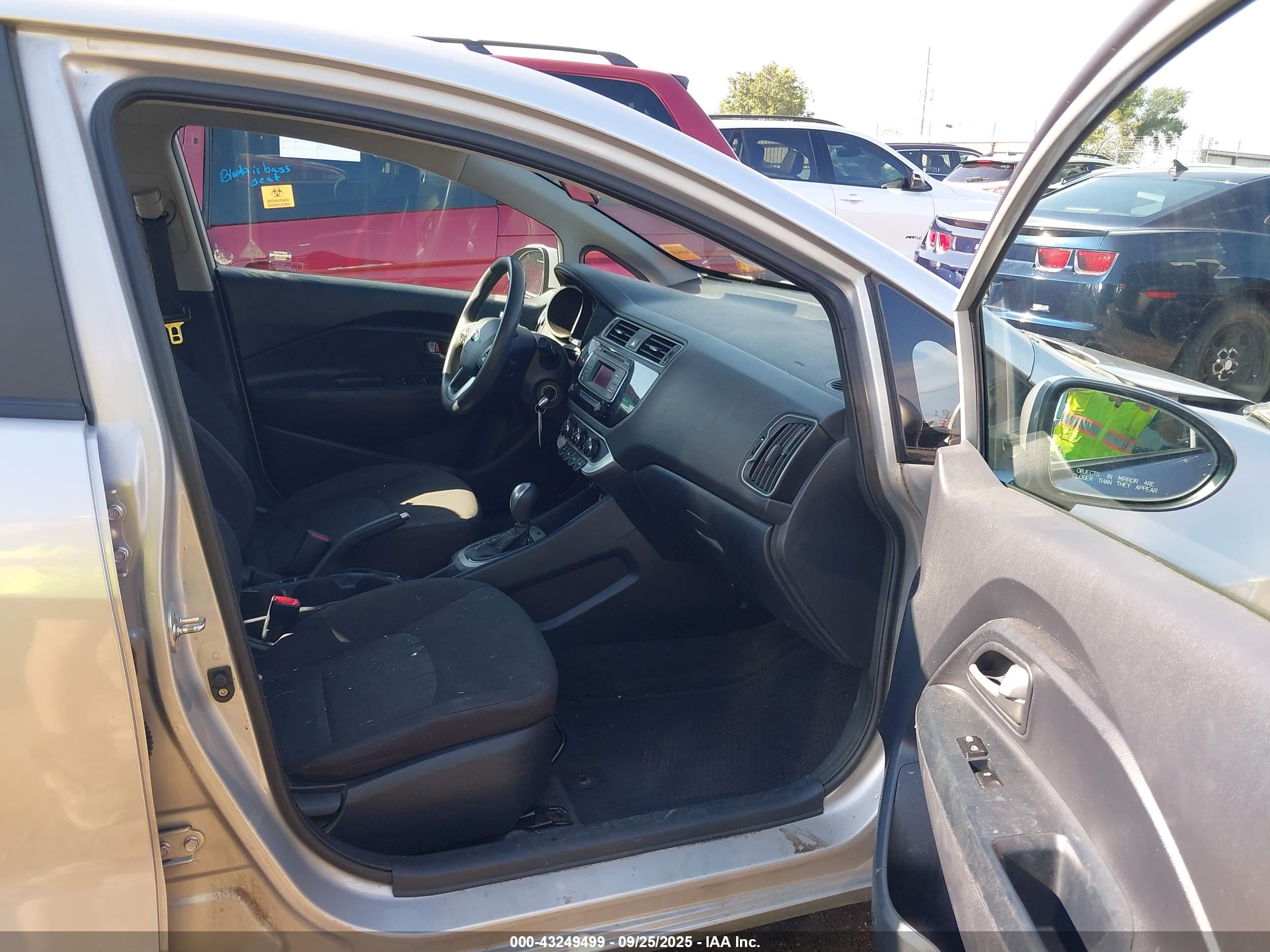KIA RIO image 5