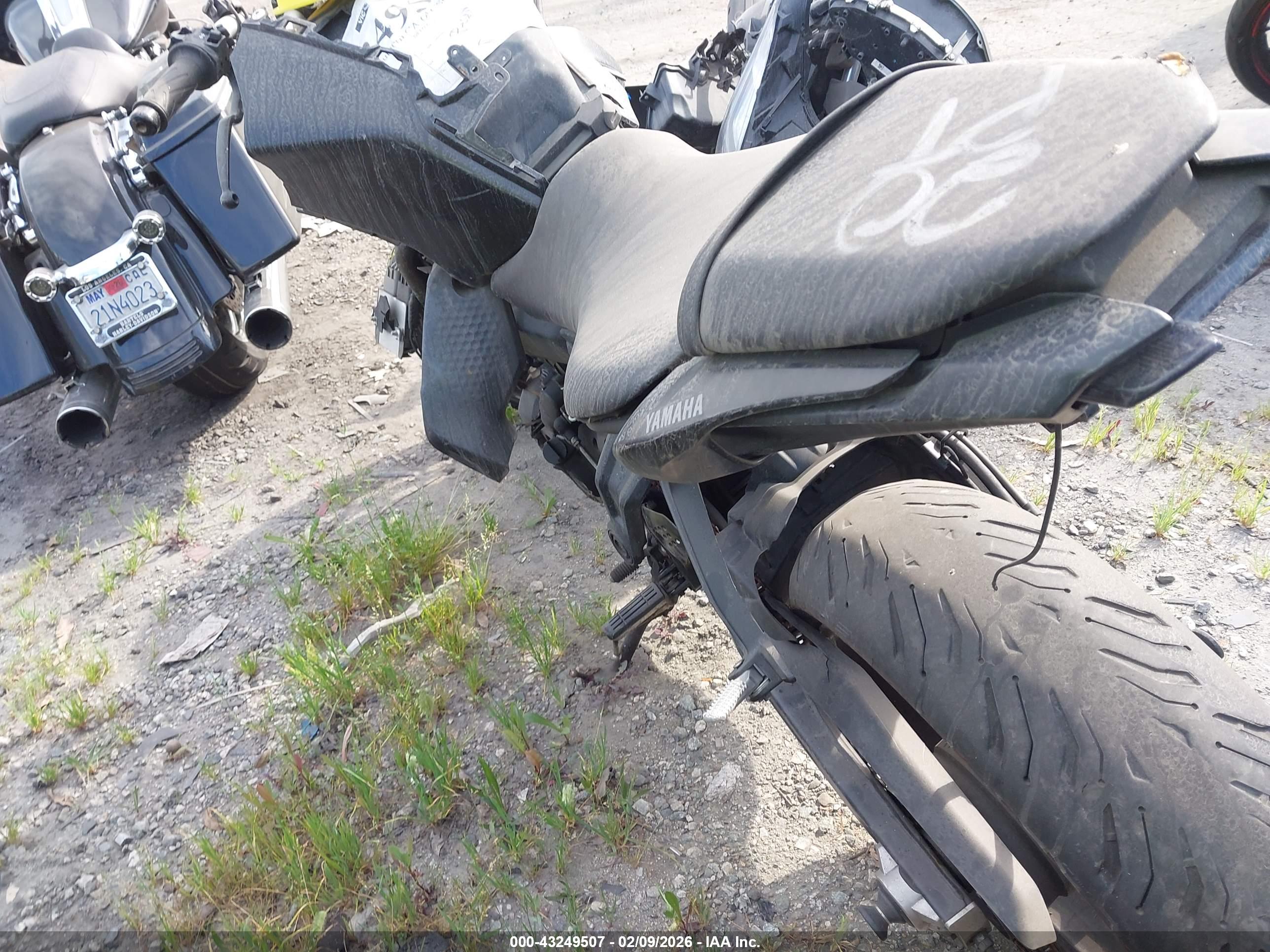 YAMAHA MT07 image 3