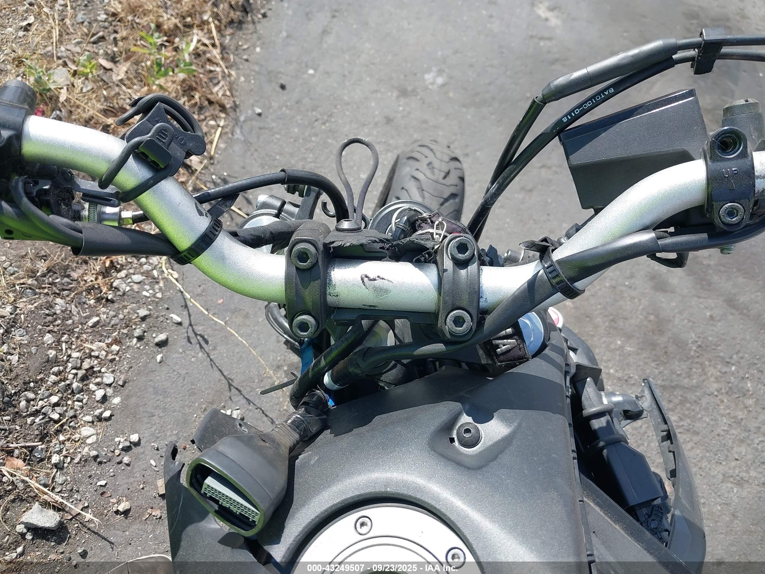YAMAHA MT07 image 7