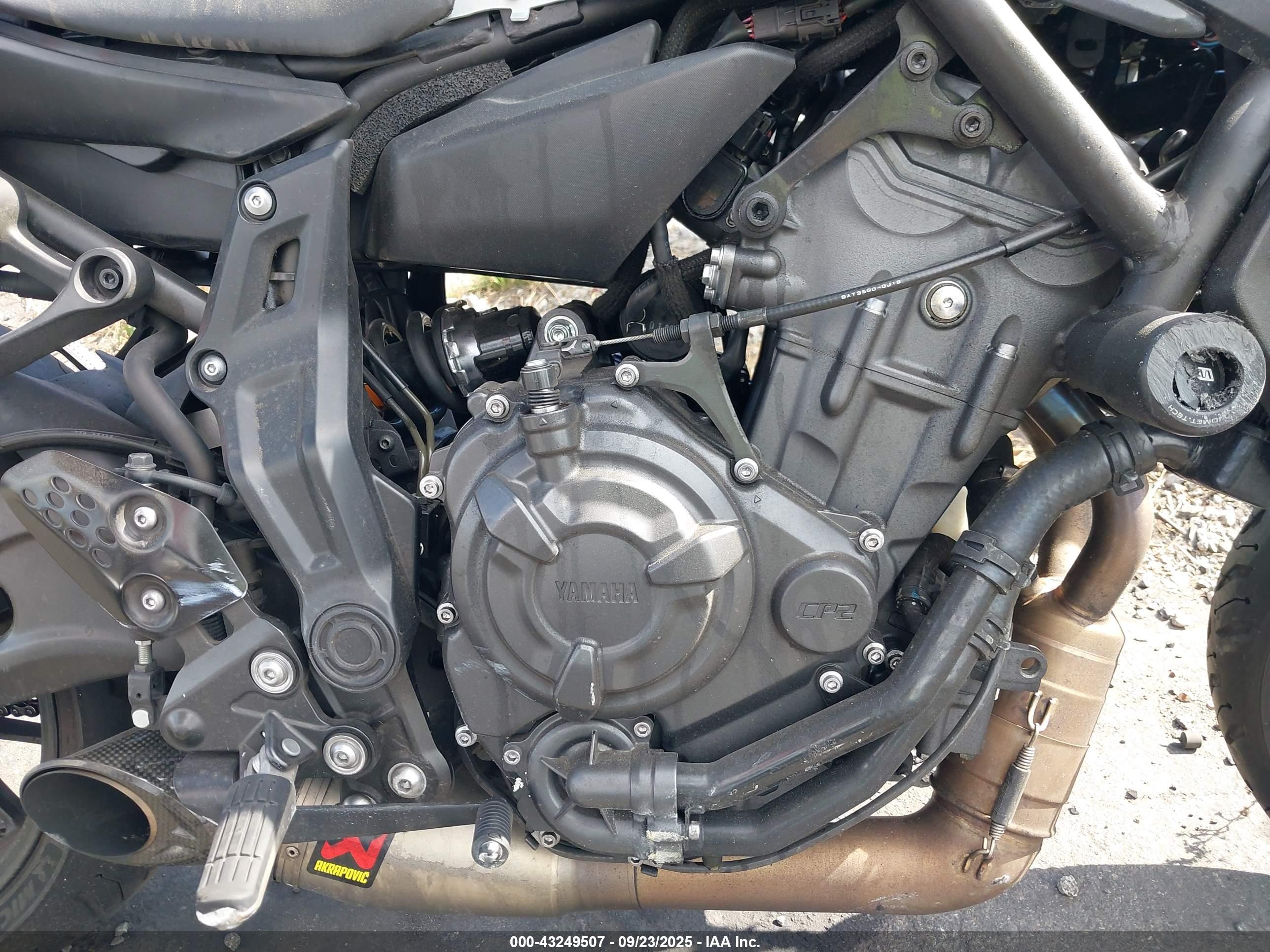 YAMAHA MT07 image 8