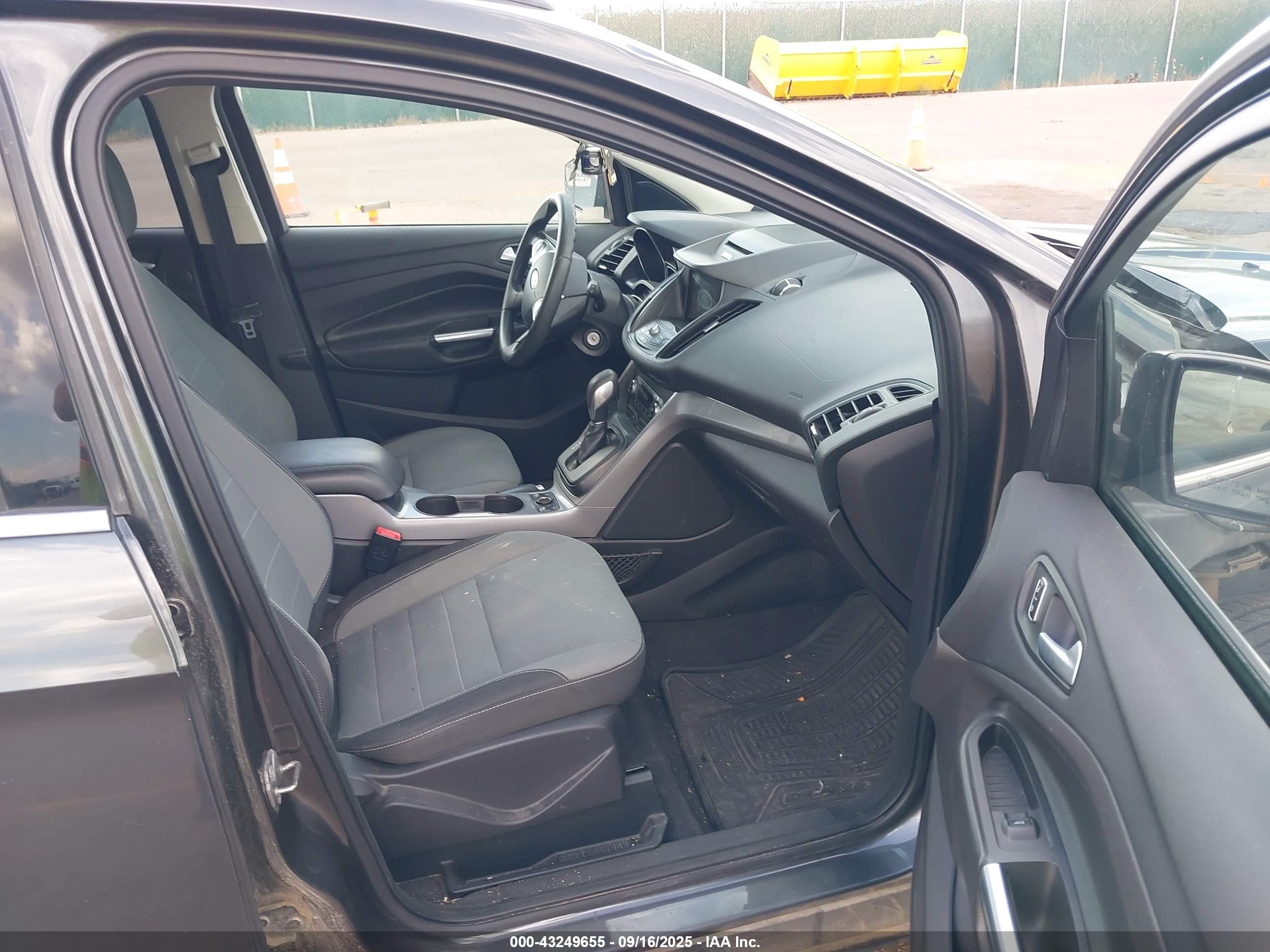 FORD ESCAPE image 5