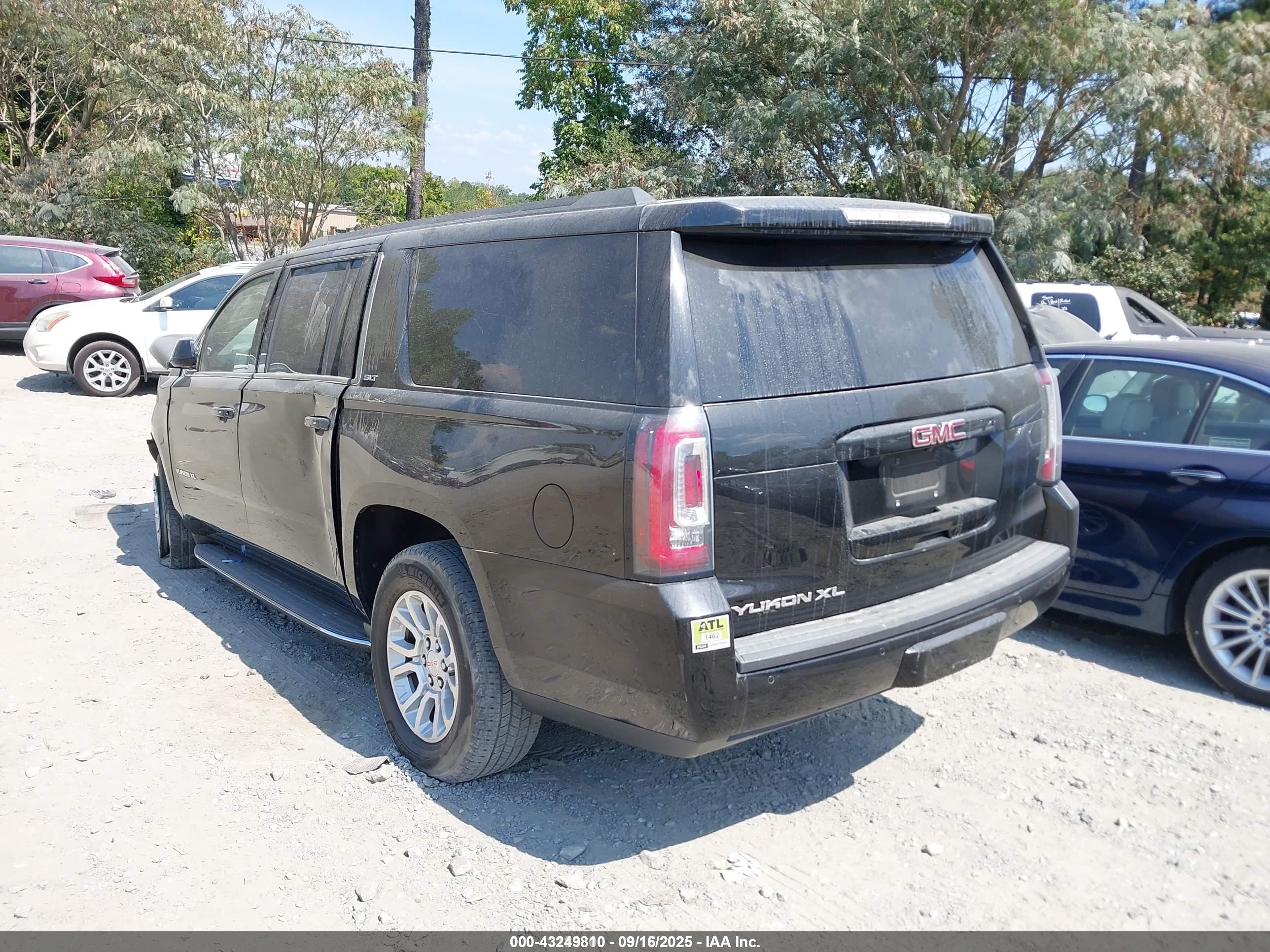 GMC YUKON image 3