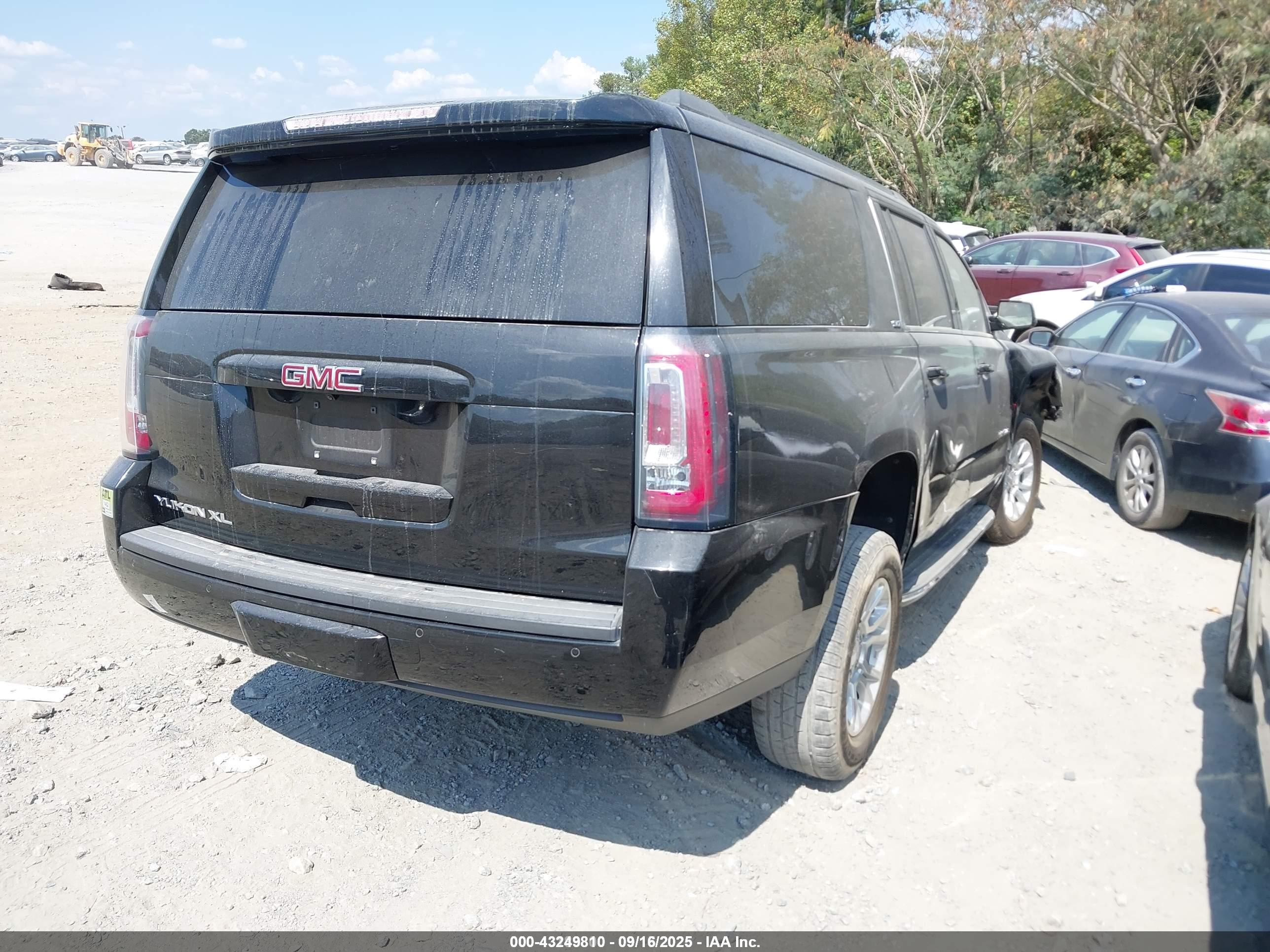 GMC YUKON image 4