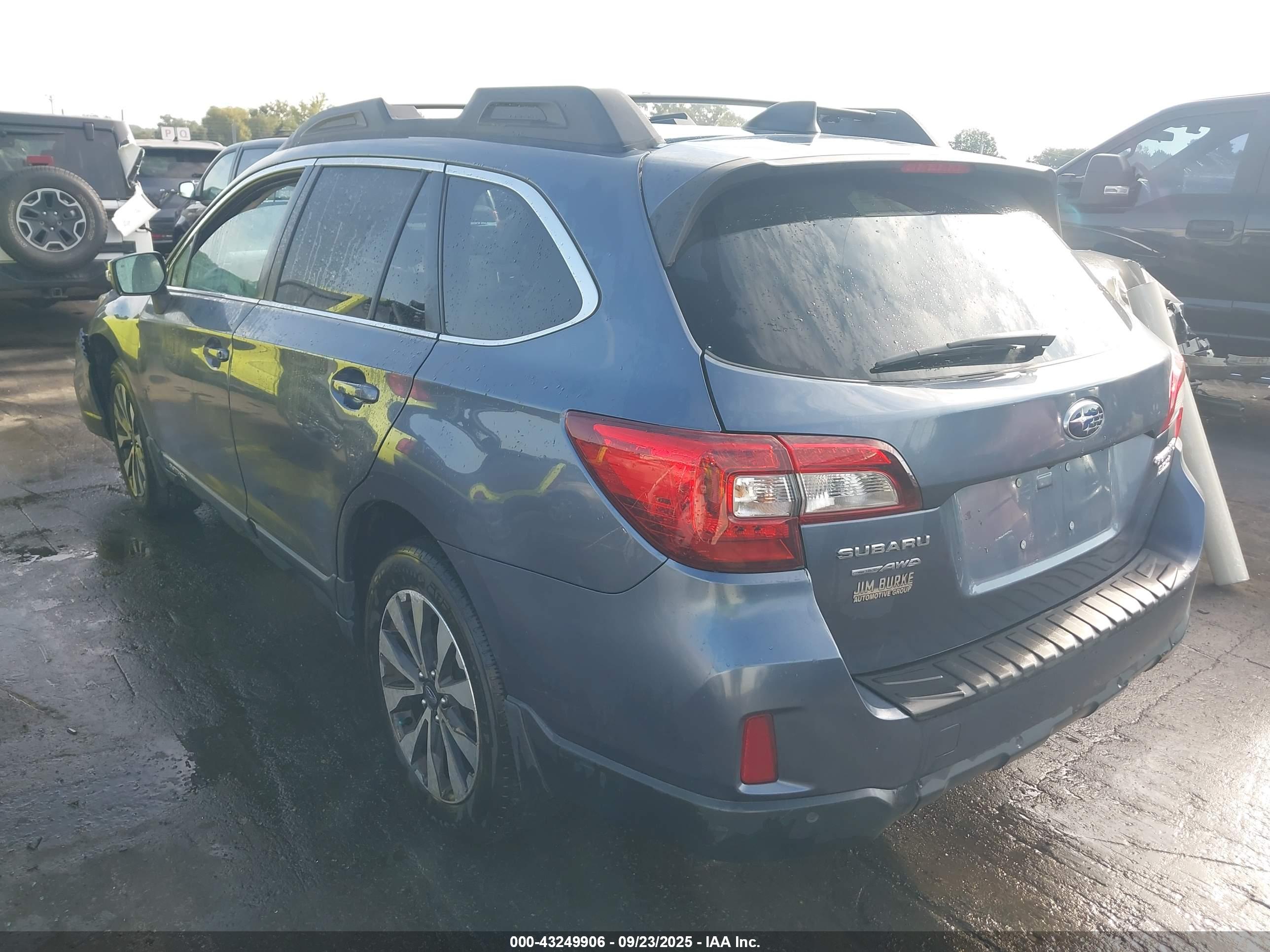 SUBARU OUTBACK image 3