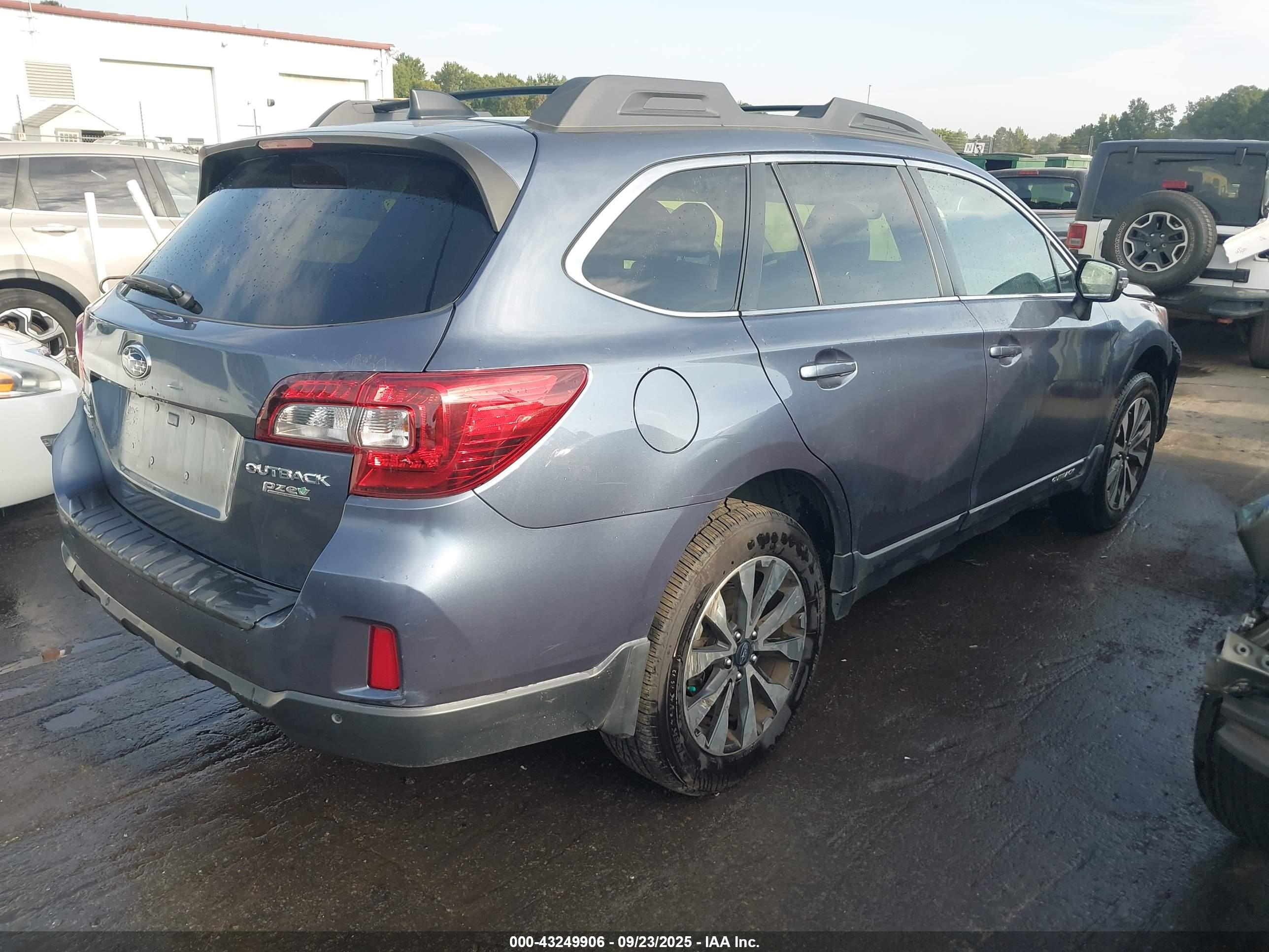 SUBARU OUTBACK image 4