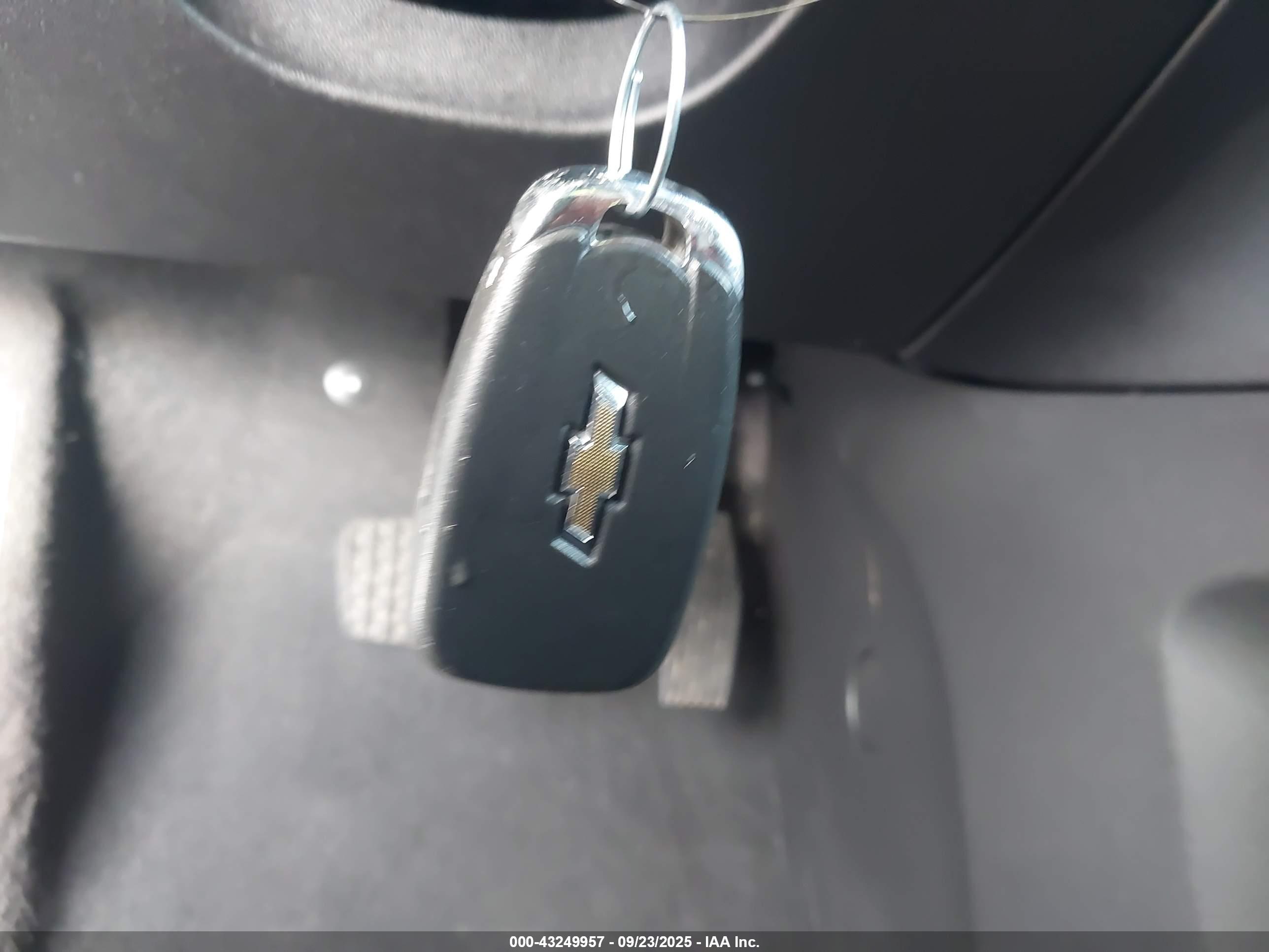 CHEVROLET EQUINOX image 11