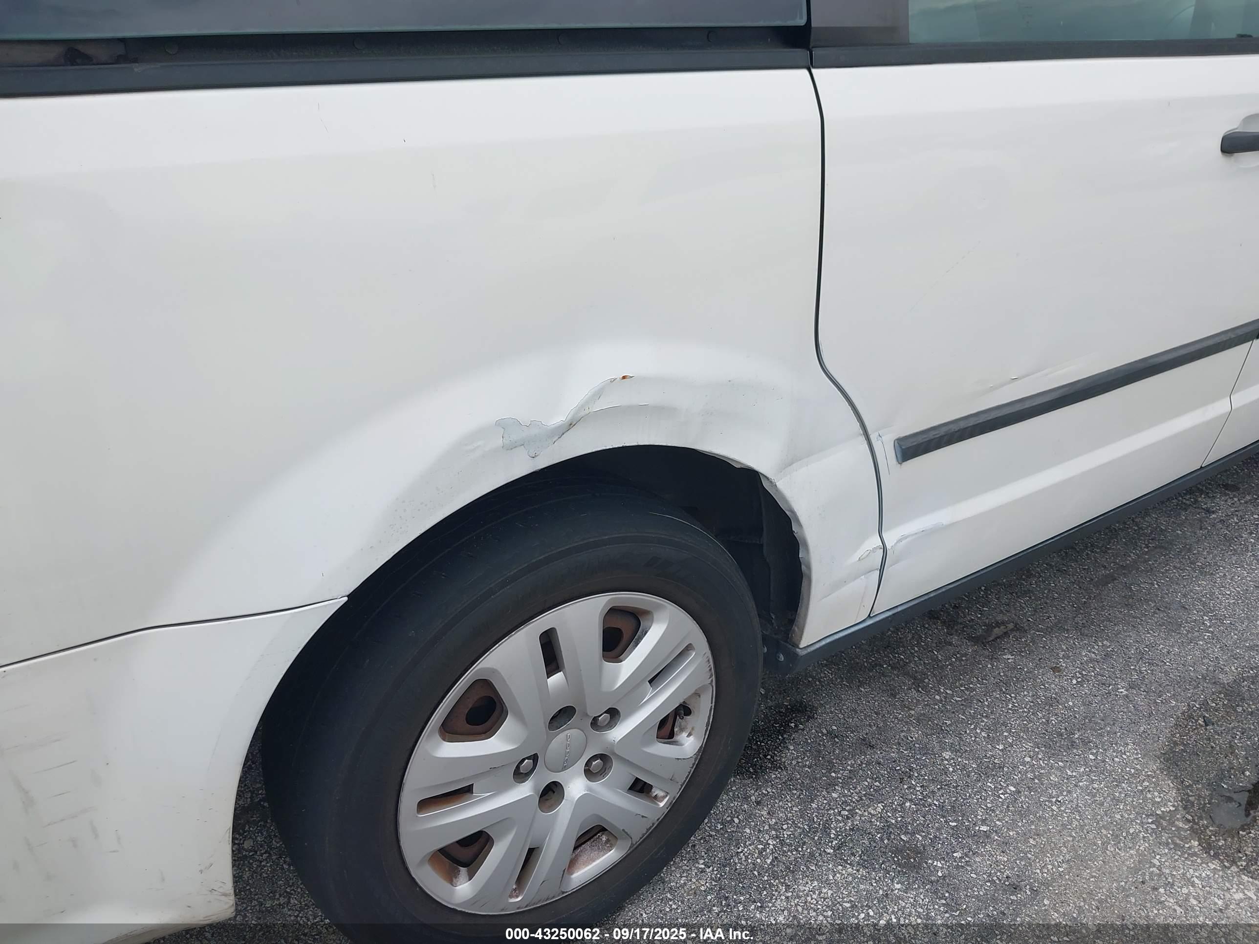 DODGE GRAND image 6