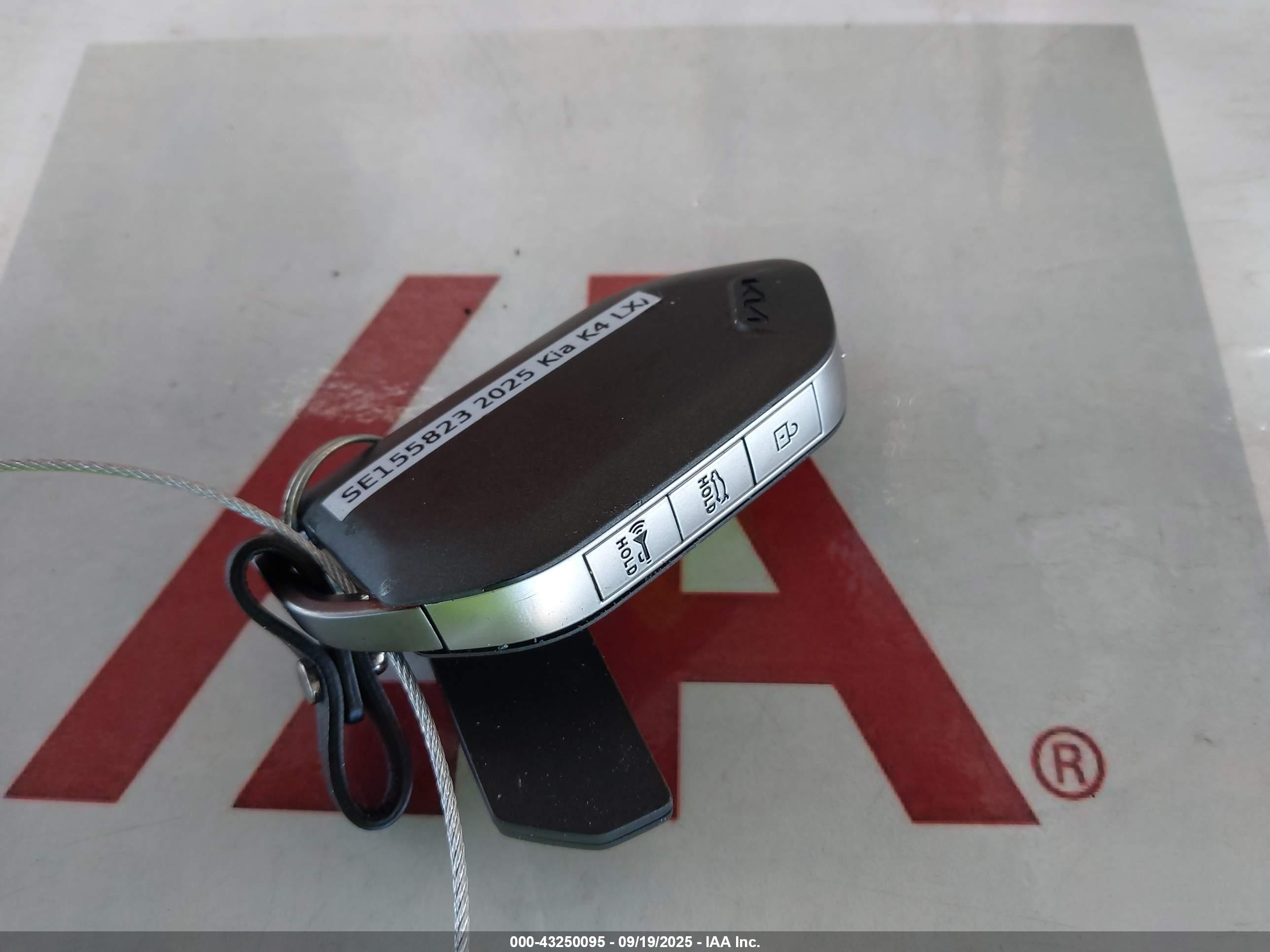 KIA K4 image 11