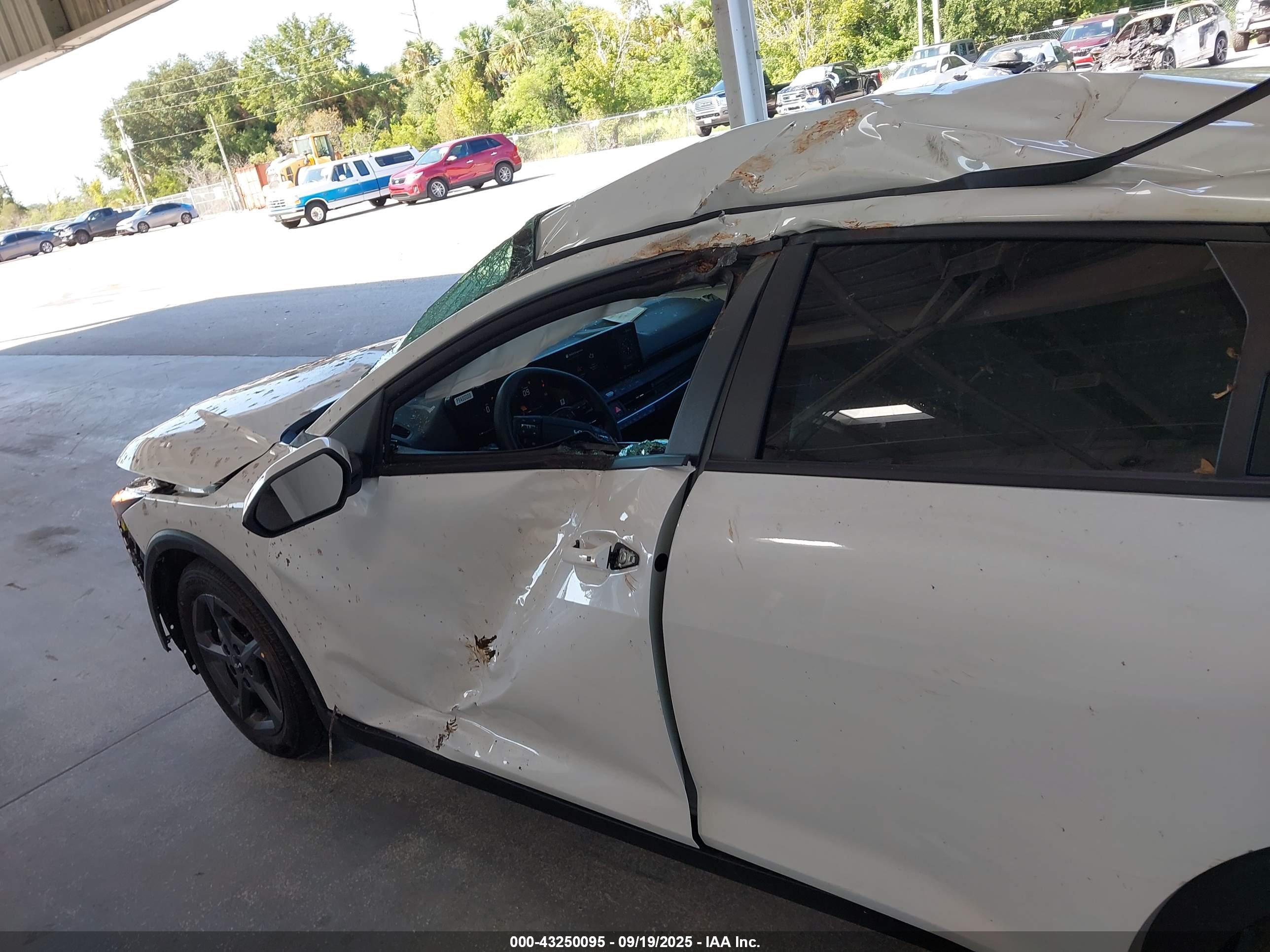 KIA K4 image 6