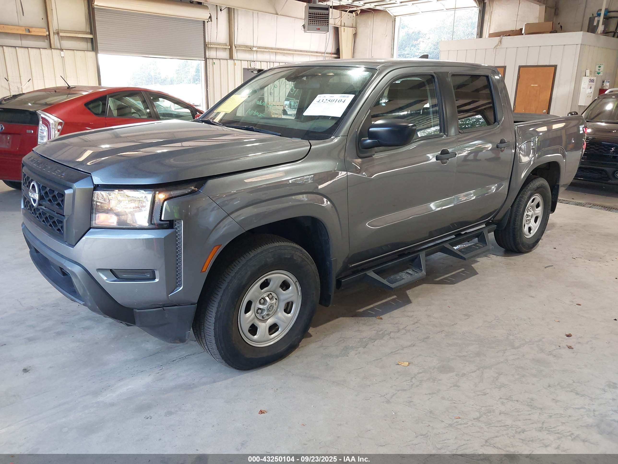 NISSAN FRONTIER image 2