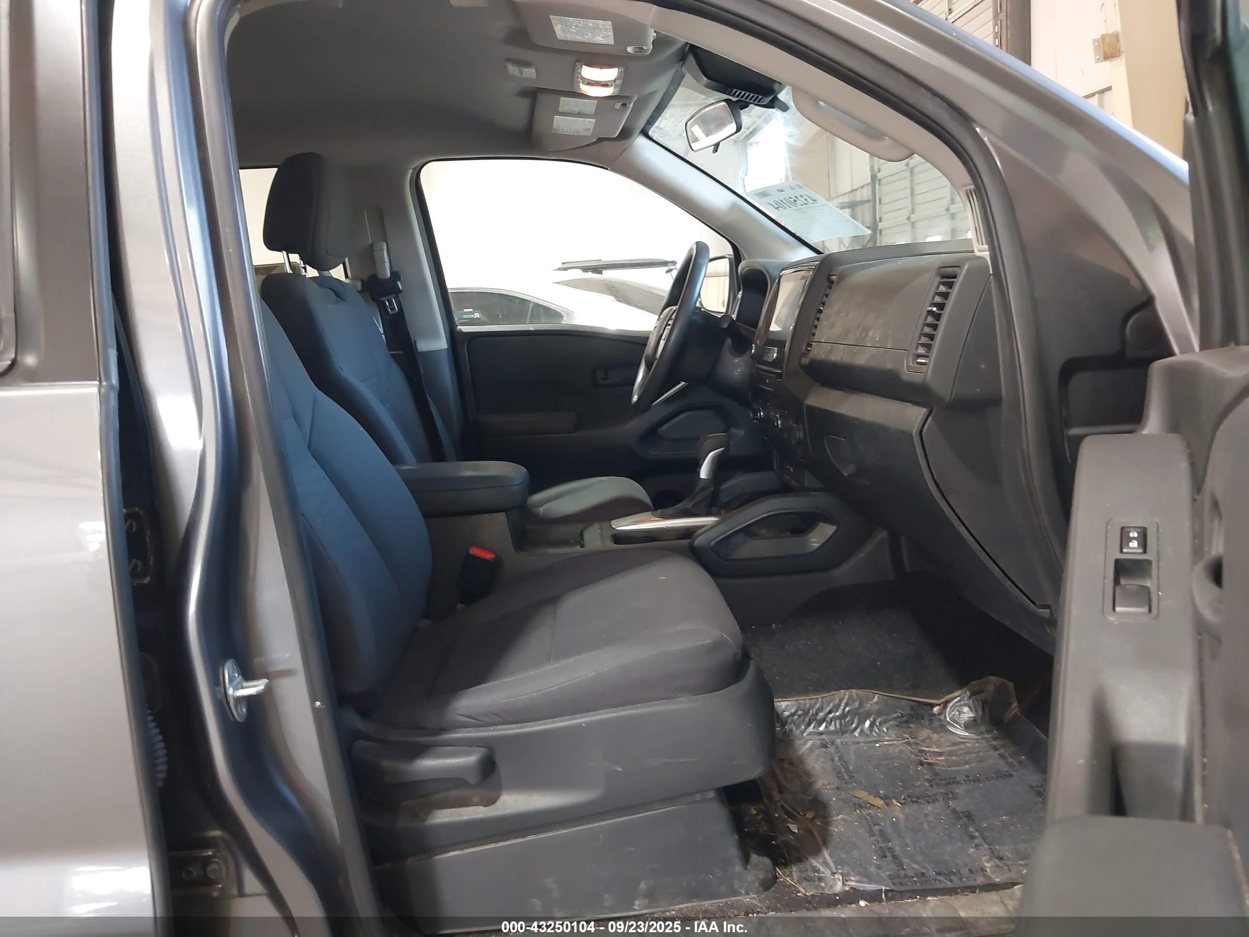 NISSAN FRONTIER image 5