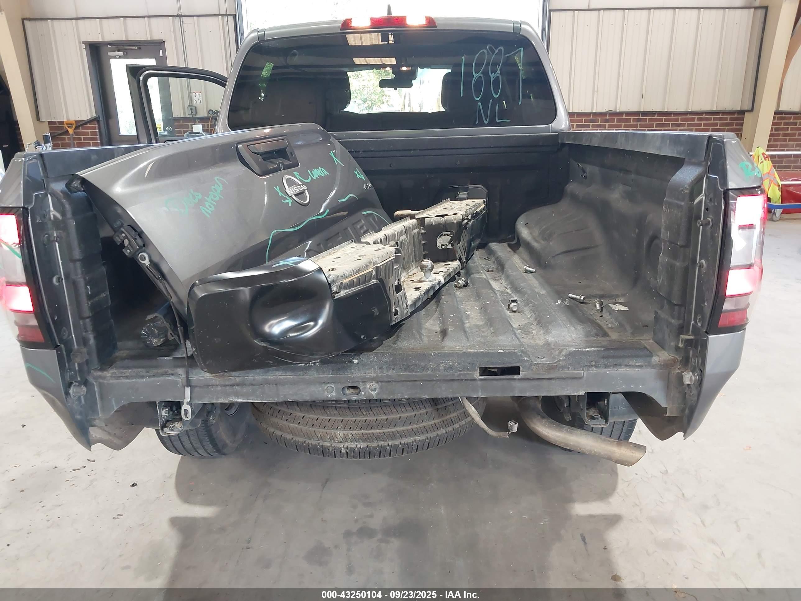 NISSAN FRONTIER image 6