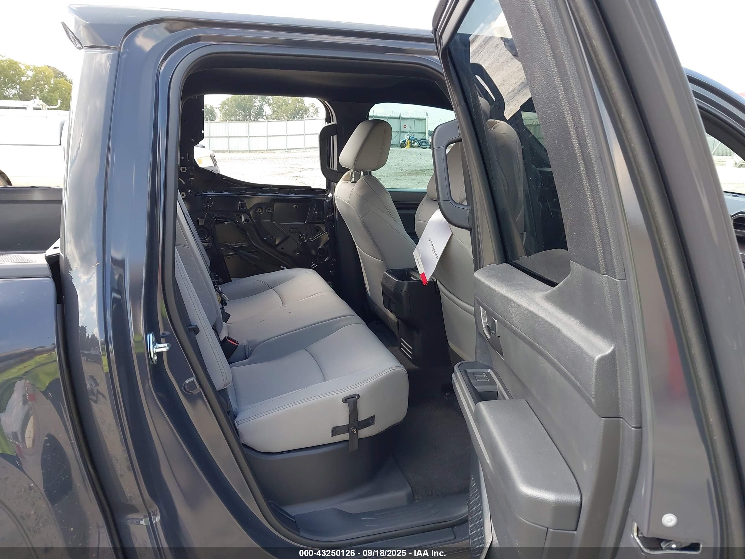 TOYOTA TACOMA image 8
