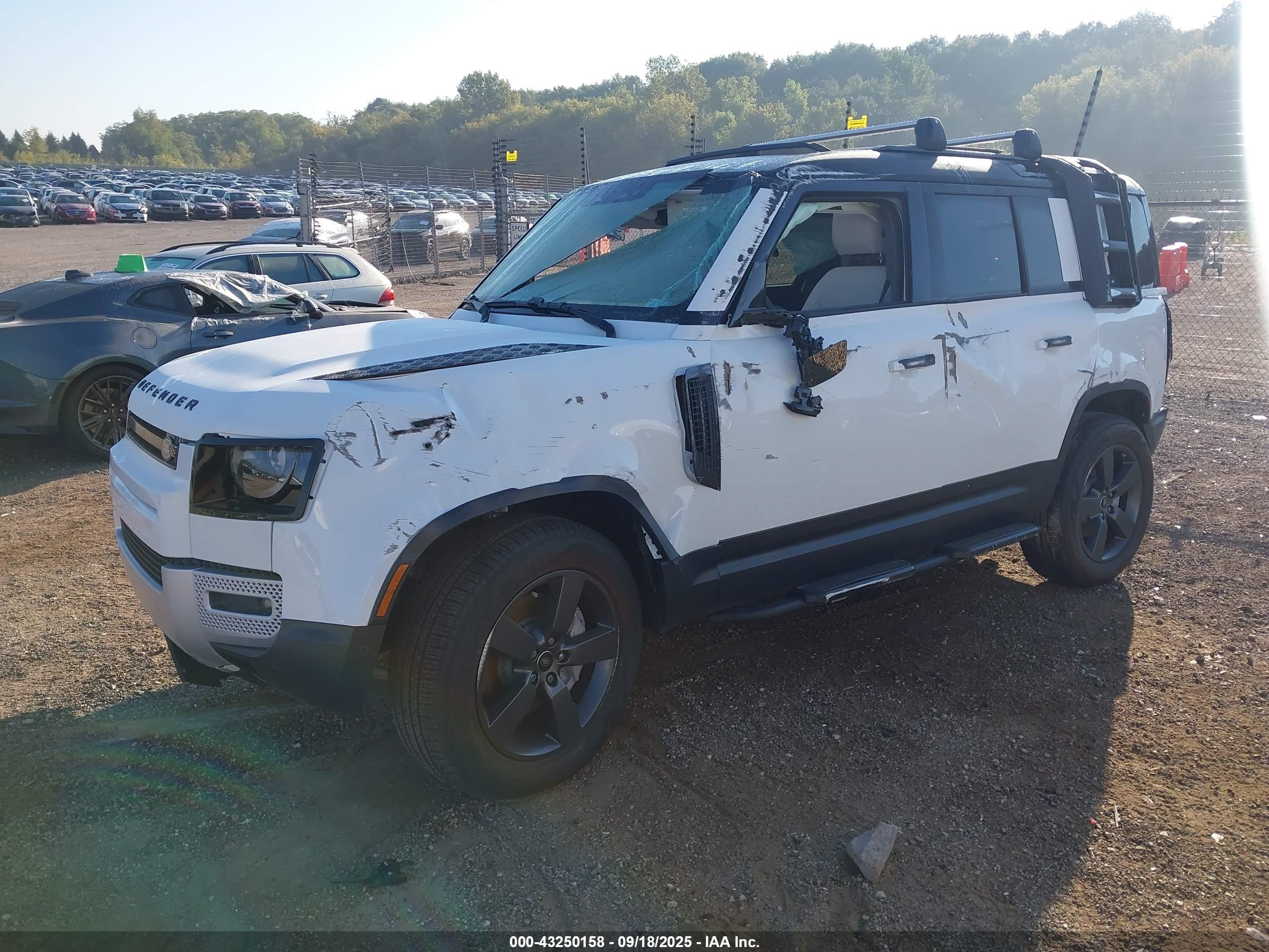 LAND ROVER image 2