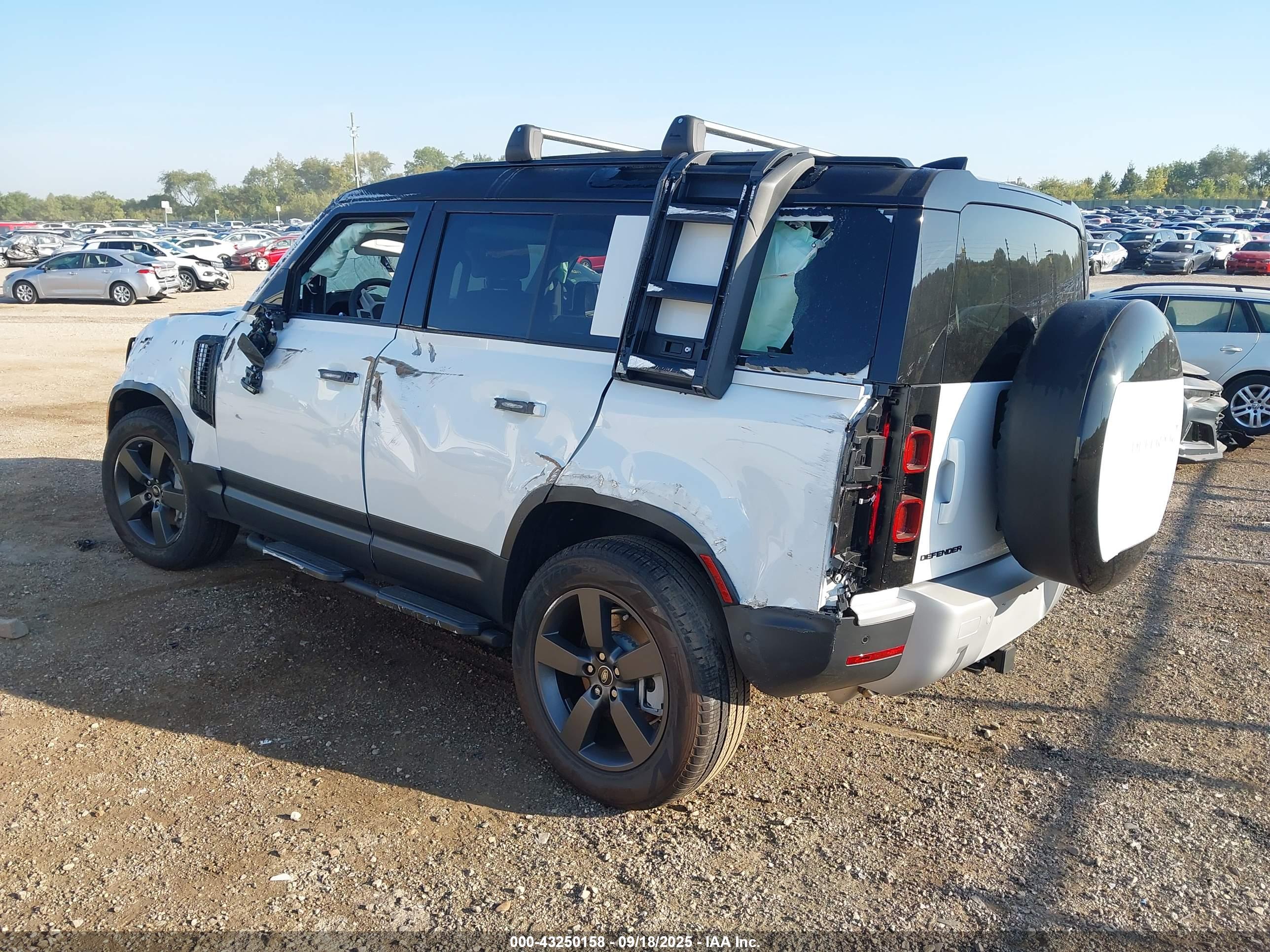 LAND ROVER image 3