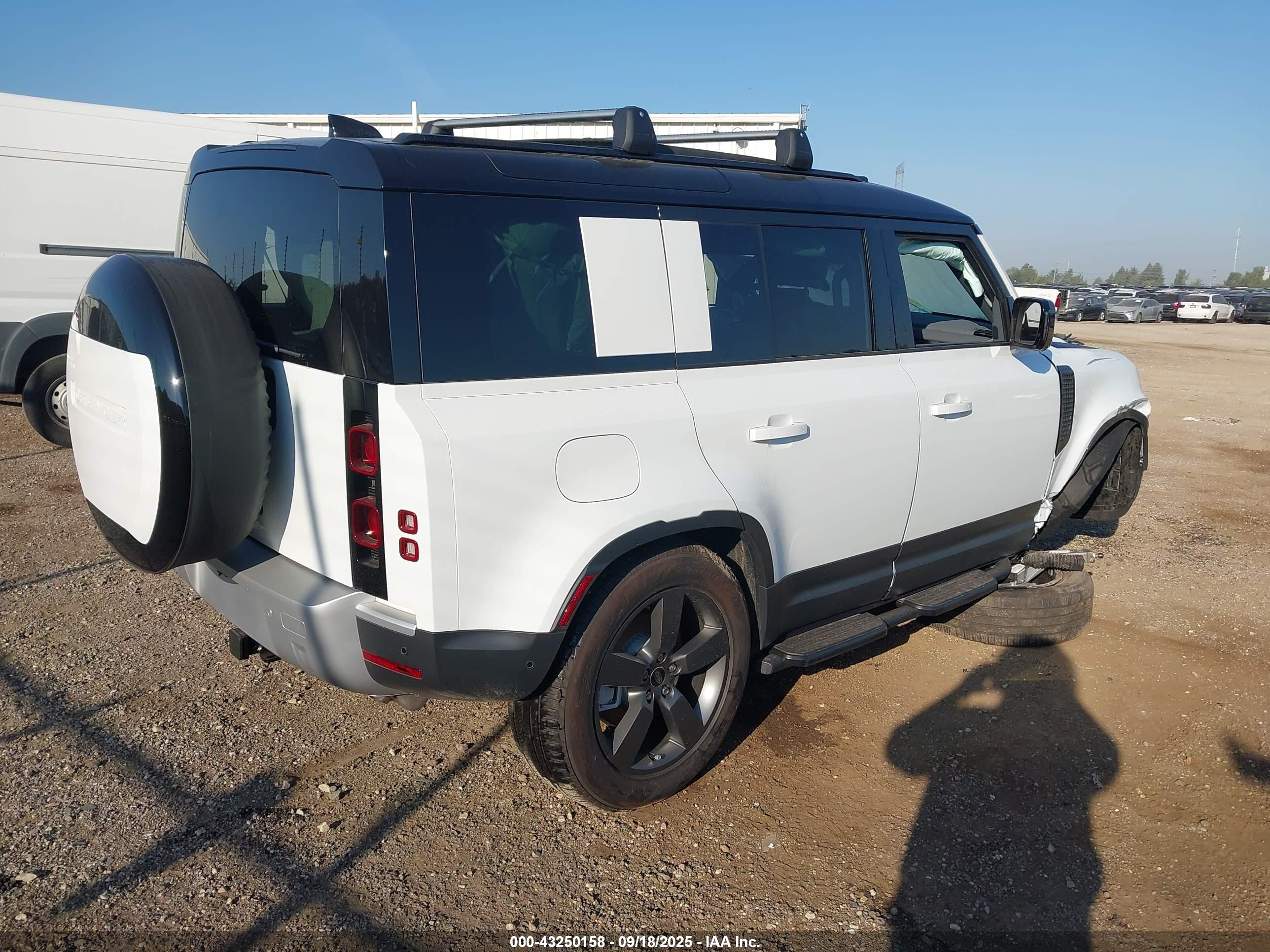 LAND ROVER image 4