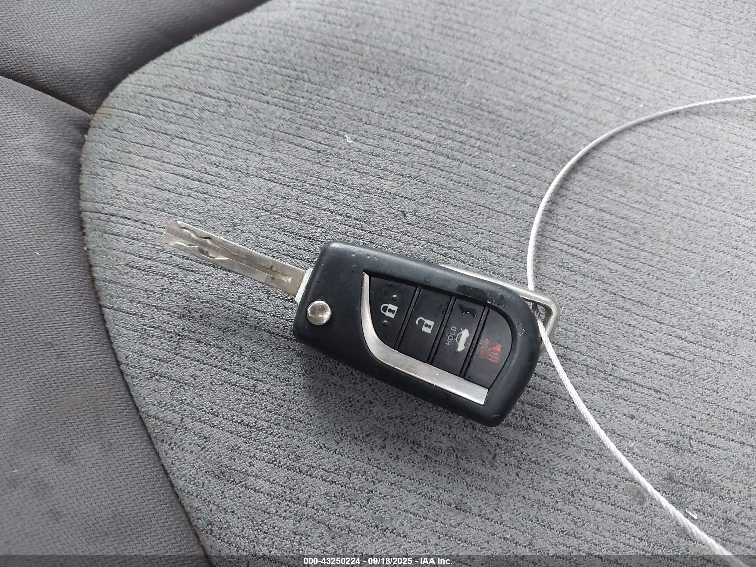 TOYOTA CAMRY image 11