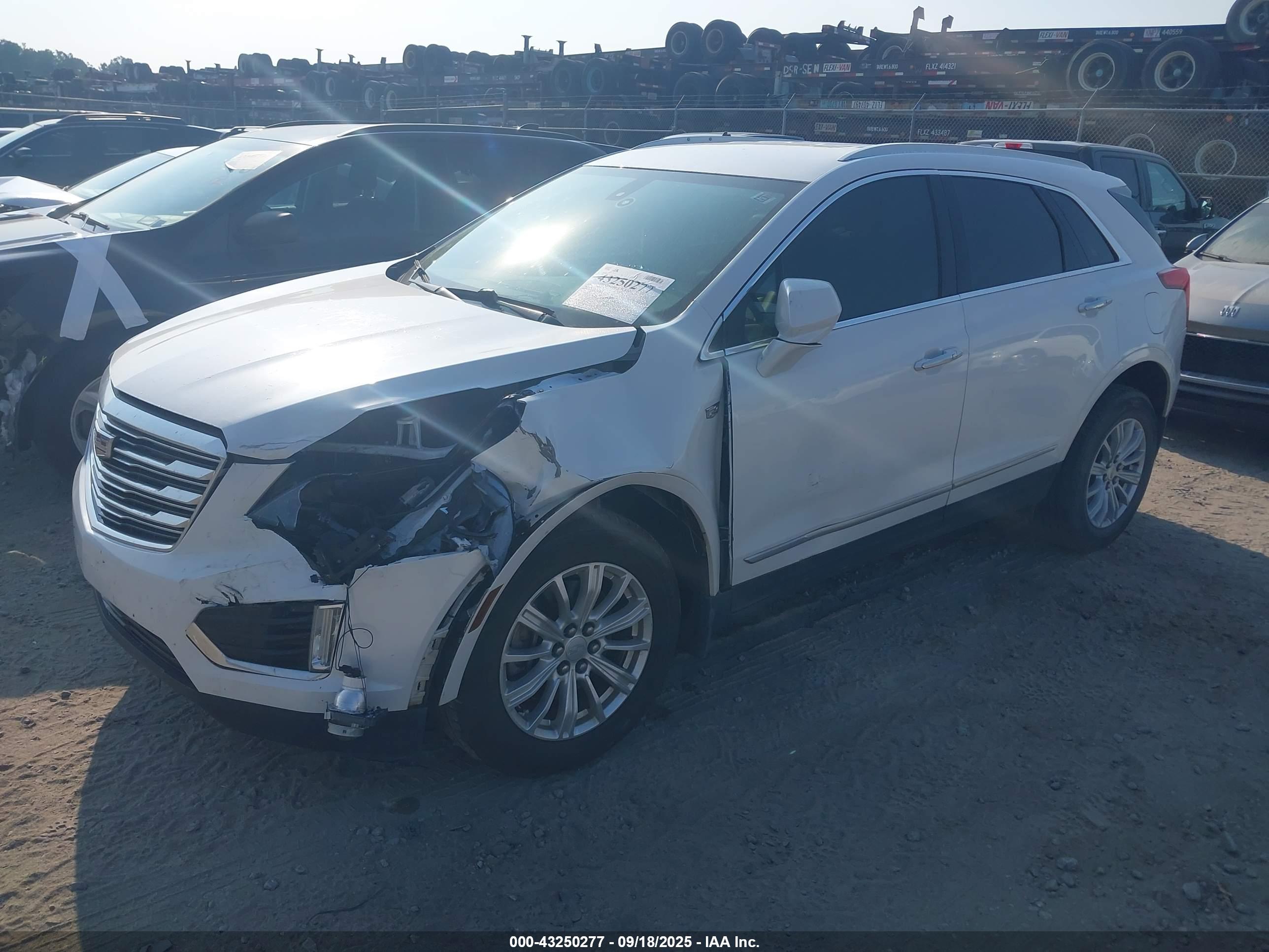 CADILLAC XT5 image 2