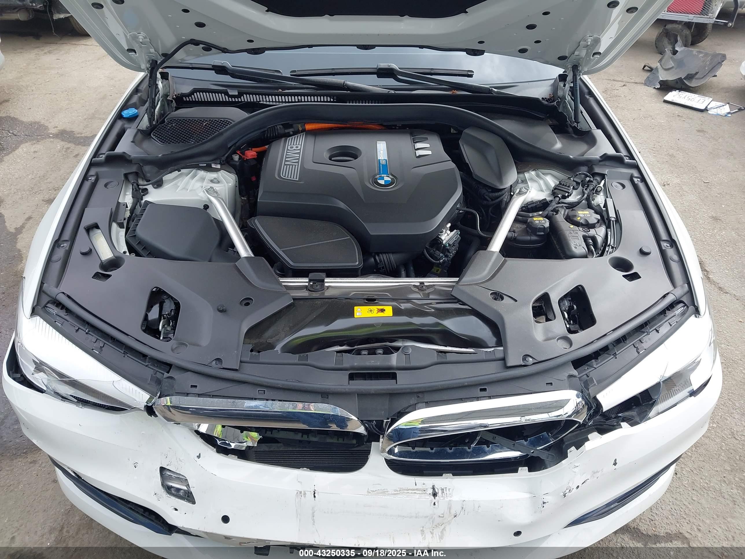 BMW 530E image 10
