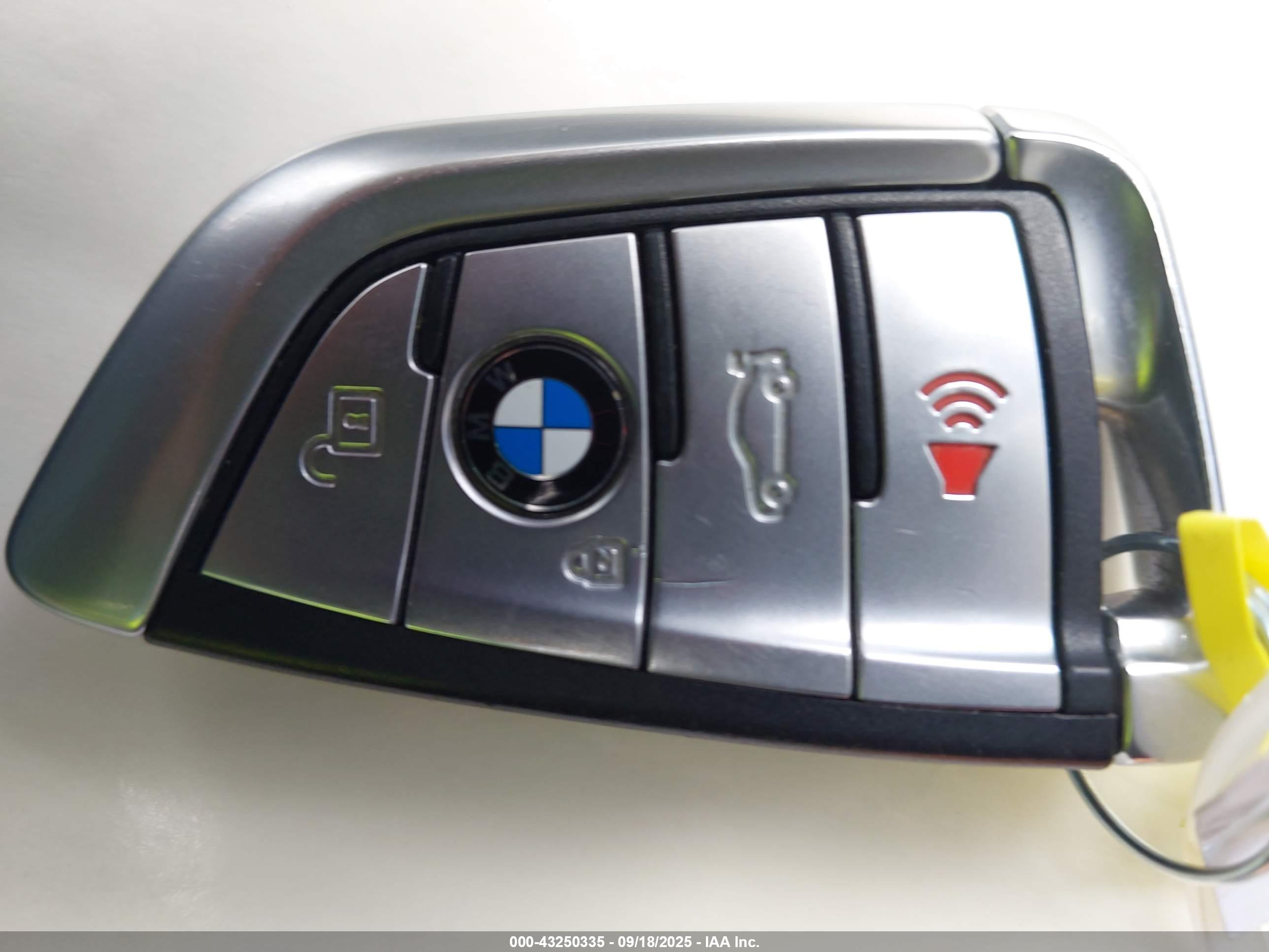 BMW 530E image 11