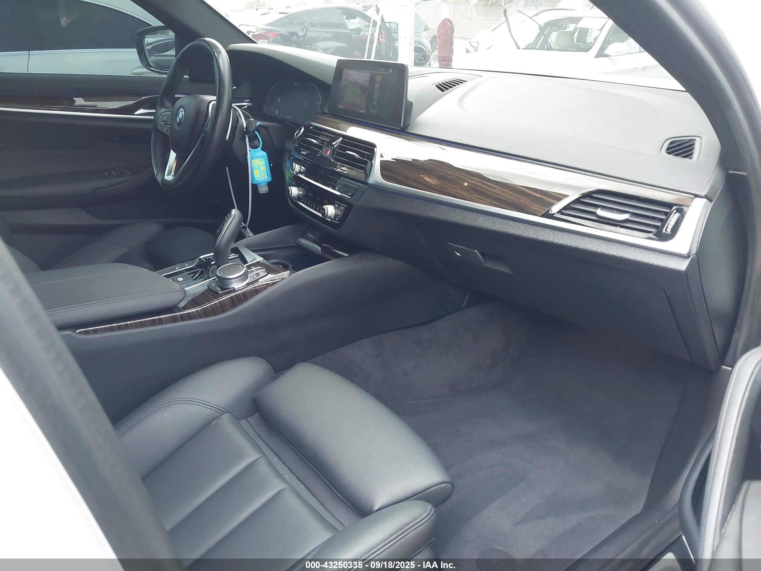 BMW 530E image 5