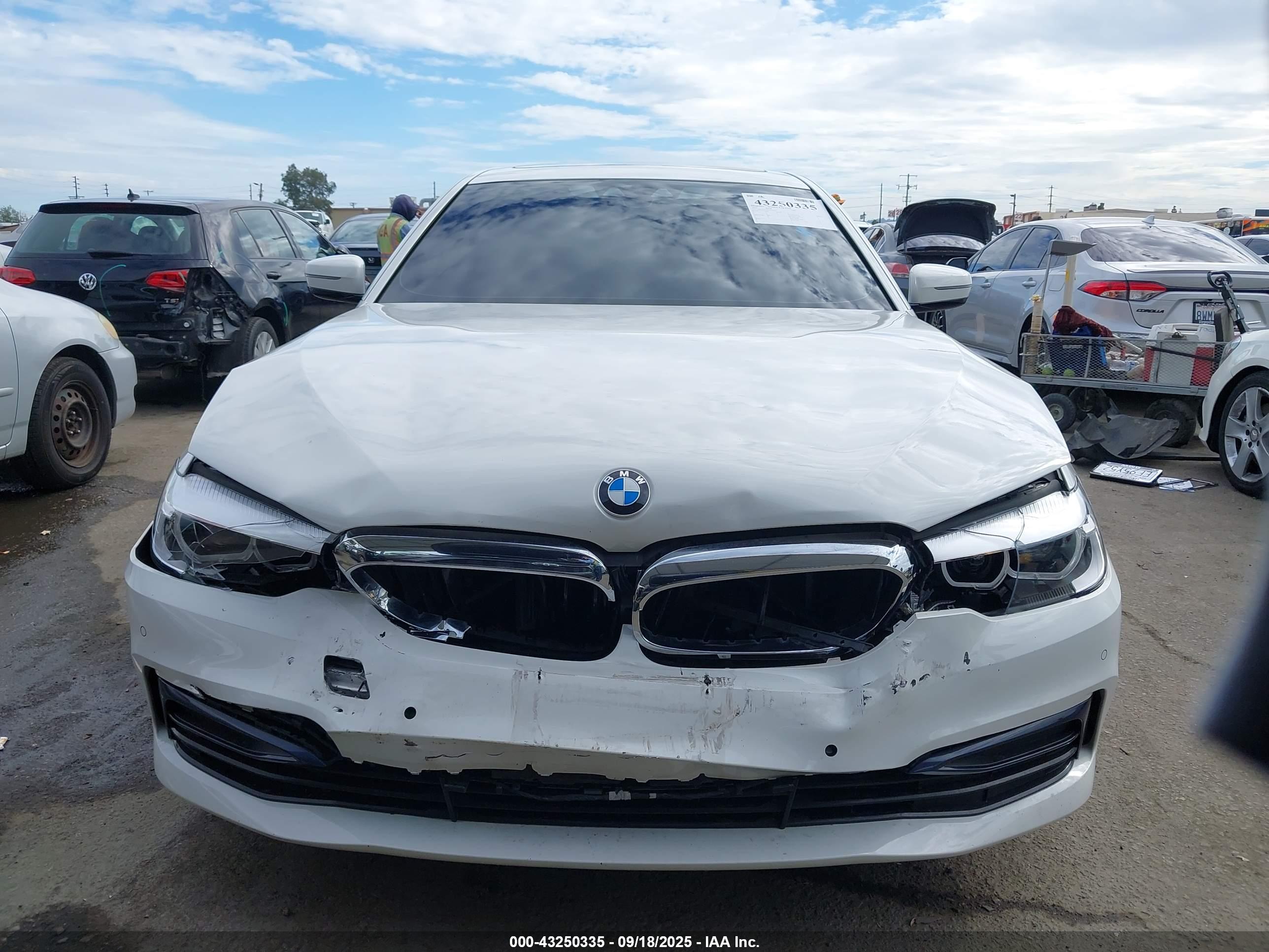 BMW 530E image 6