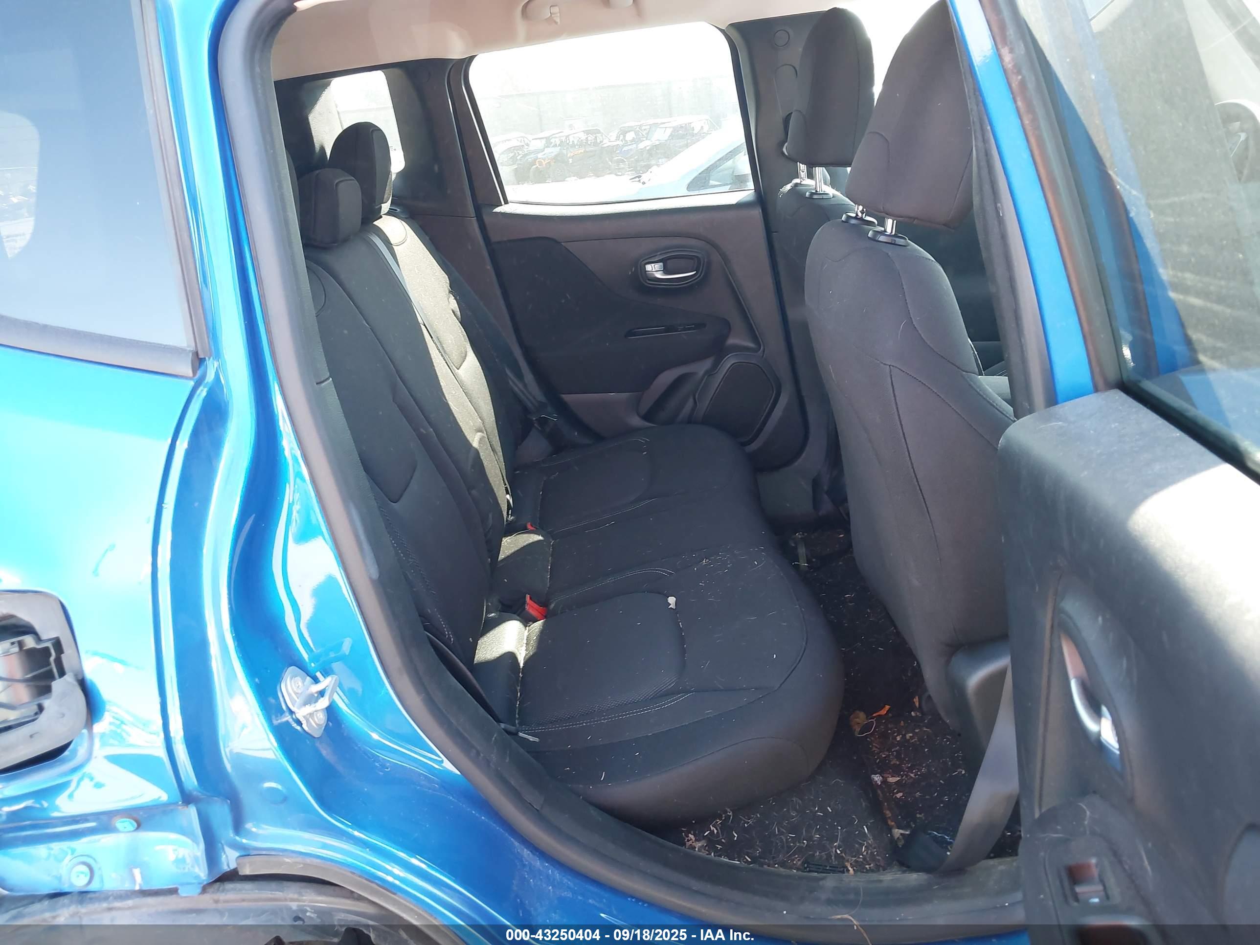 JEEP RENEGADE image 8