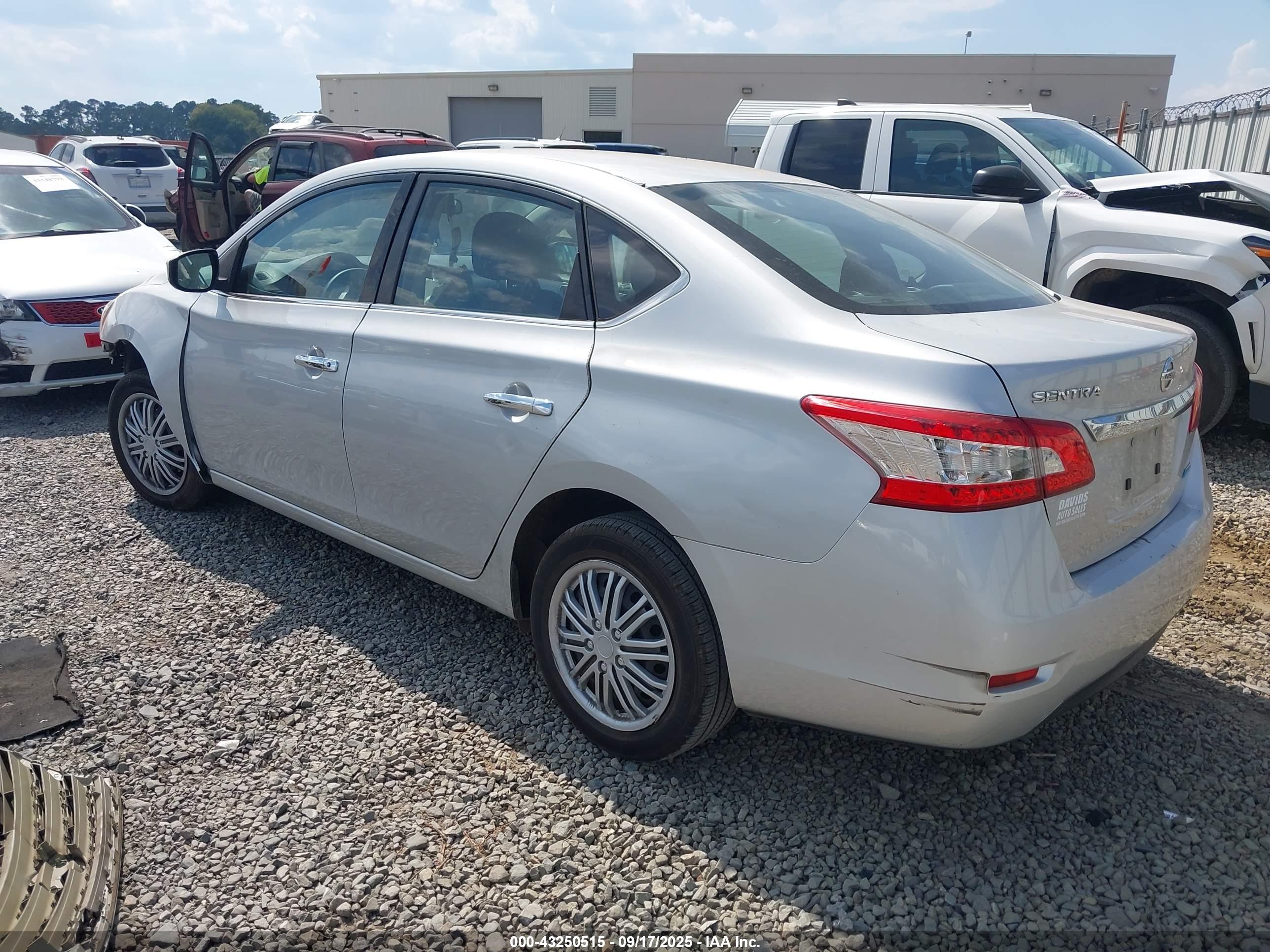 NISSAN SENTRA image 3