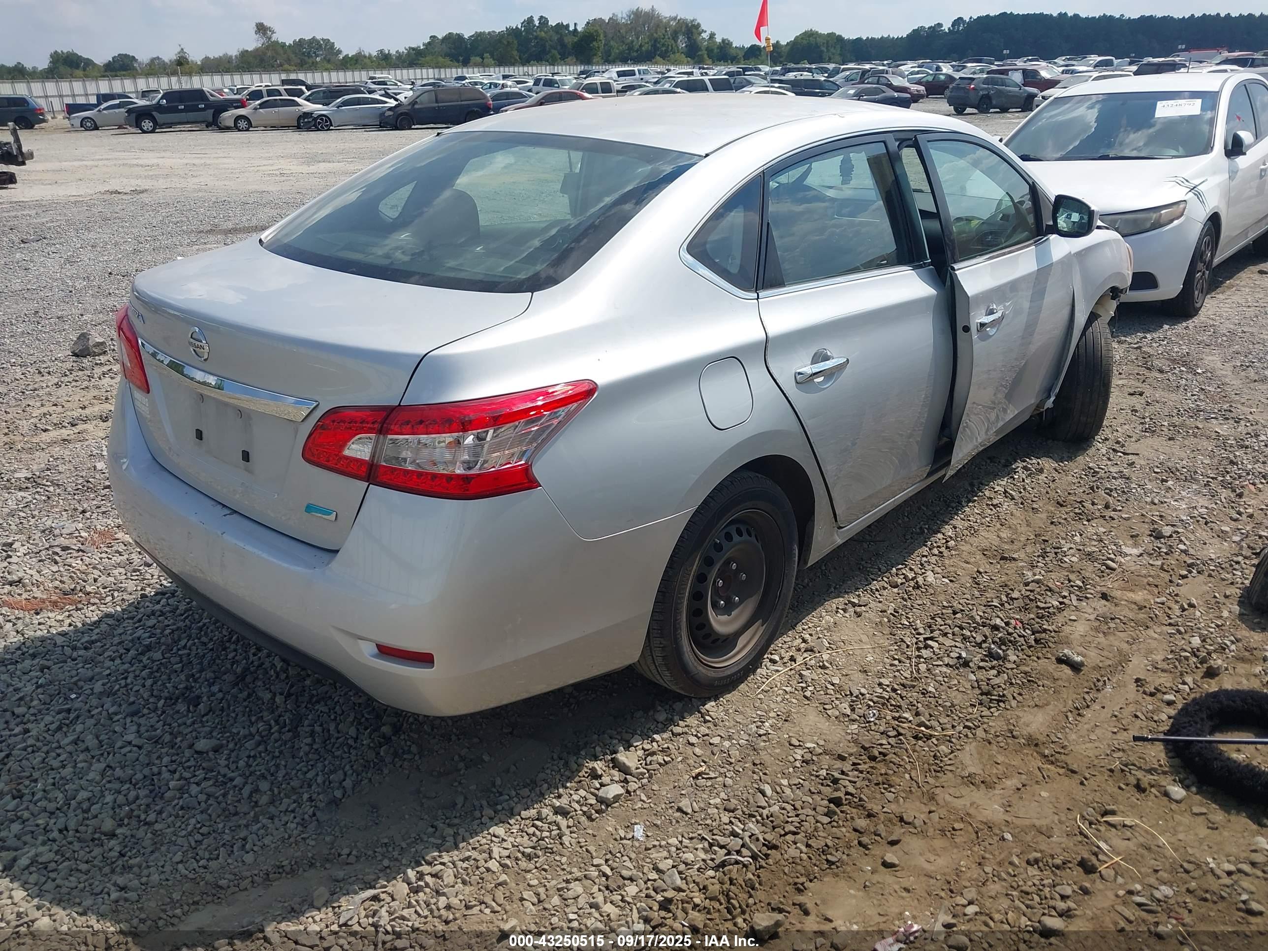 NISSAN SENTRA image 4