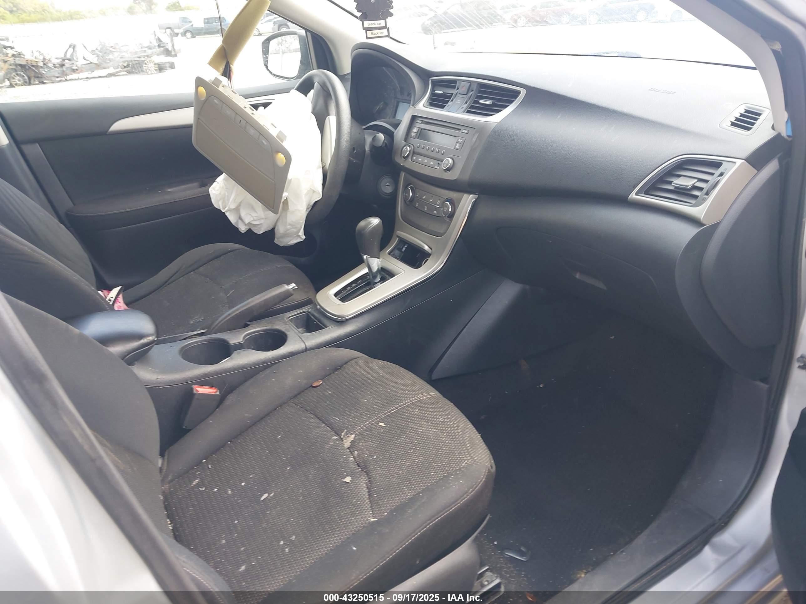 NISSAN SENTRA image 5