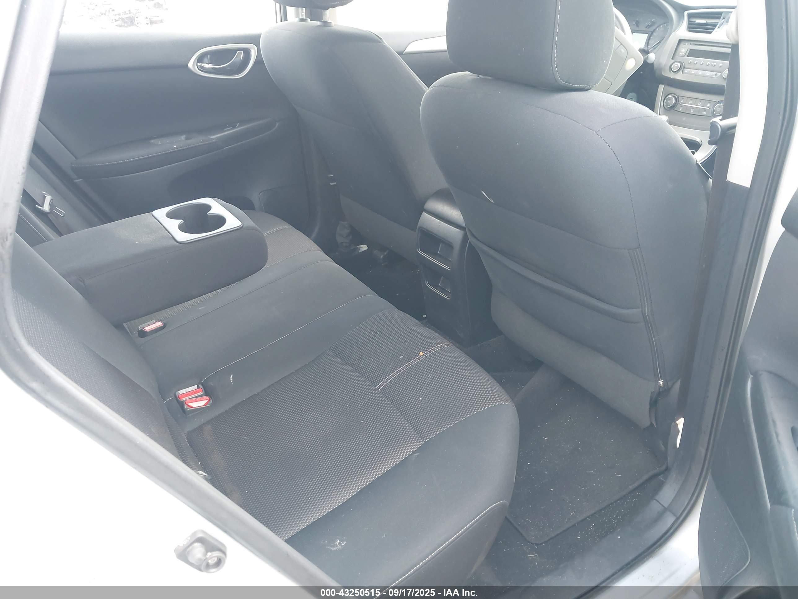 NISSAN SENTRA image 8