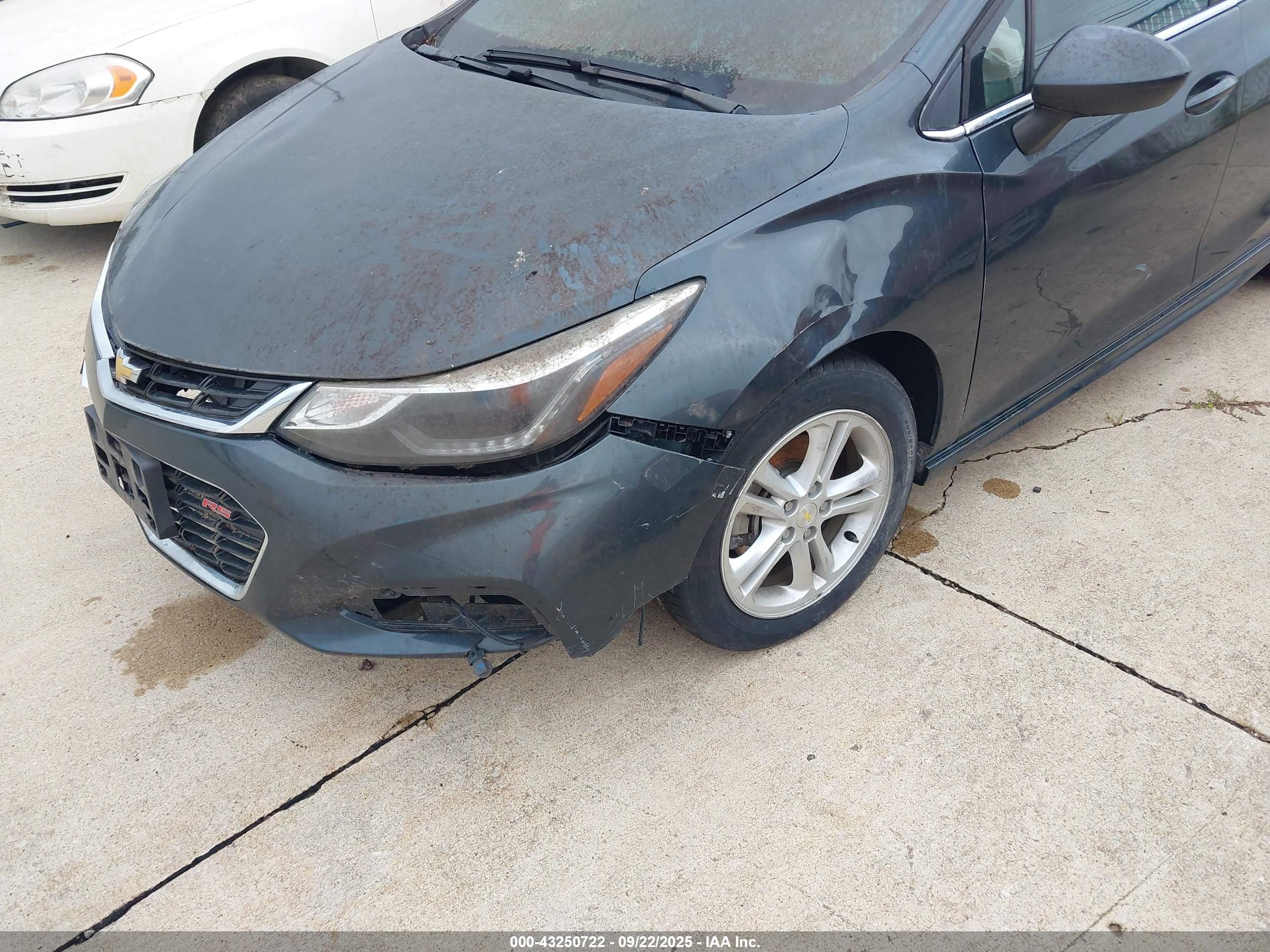CHEVROLET CRUZE image 6