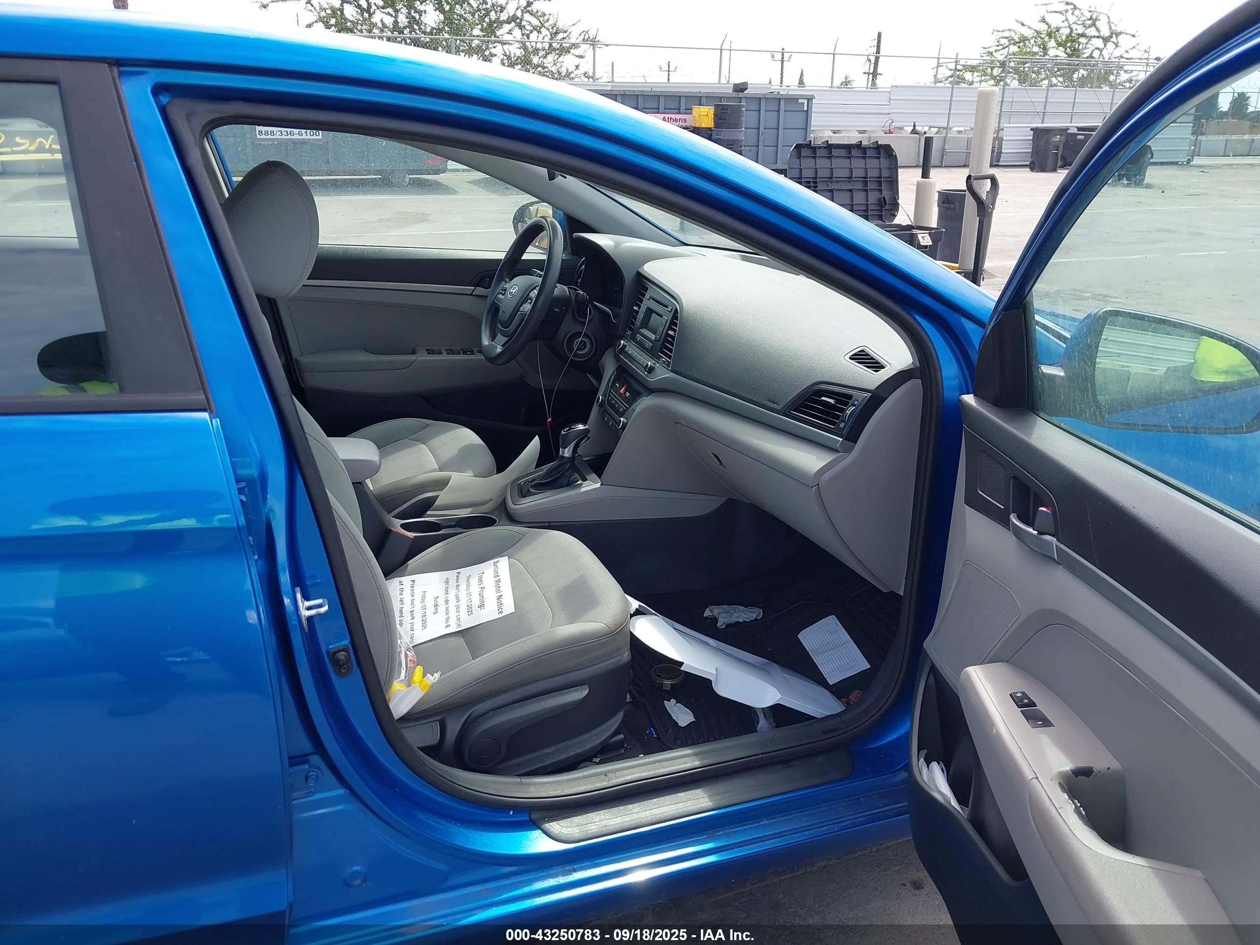 HYUNDAI ELANTRA image 5
