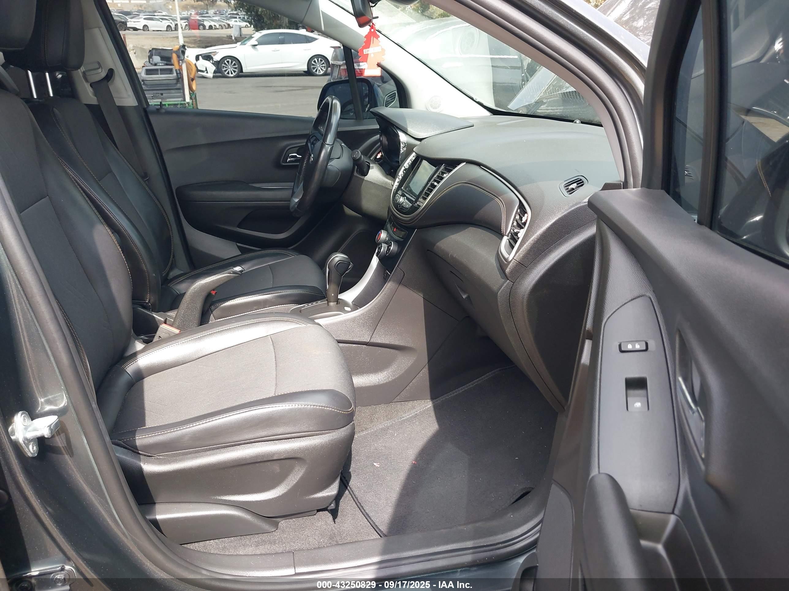 CHEVROLET TRAX image 5