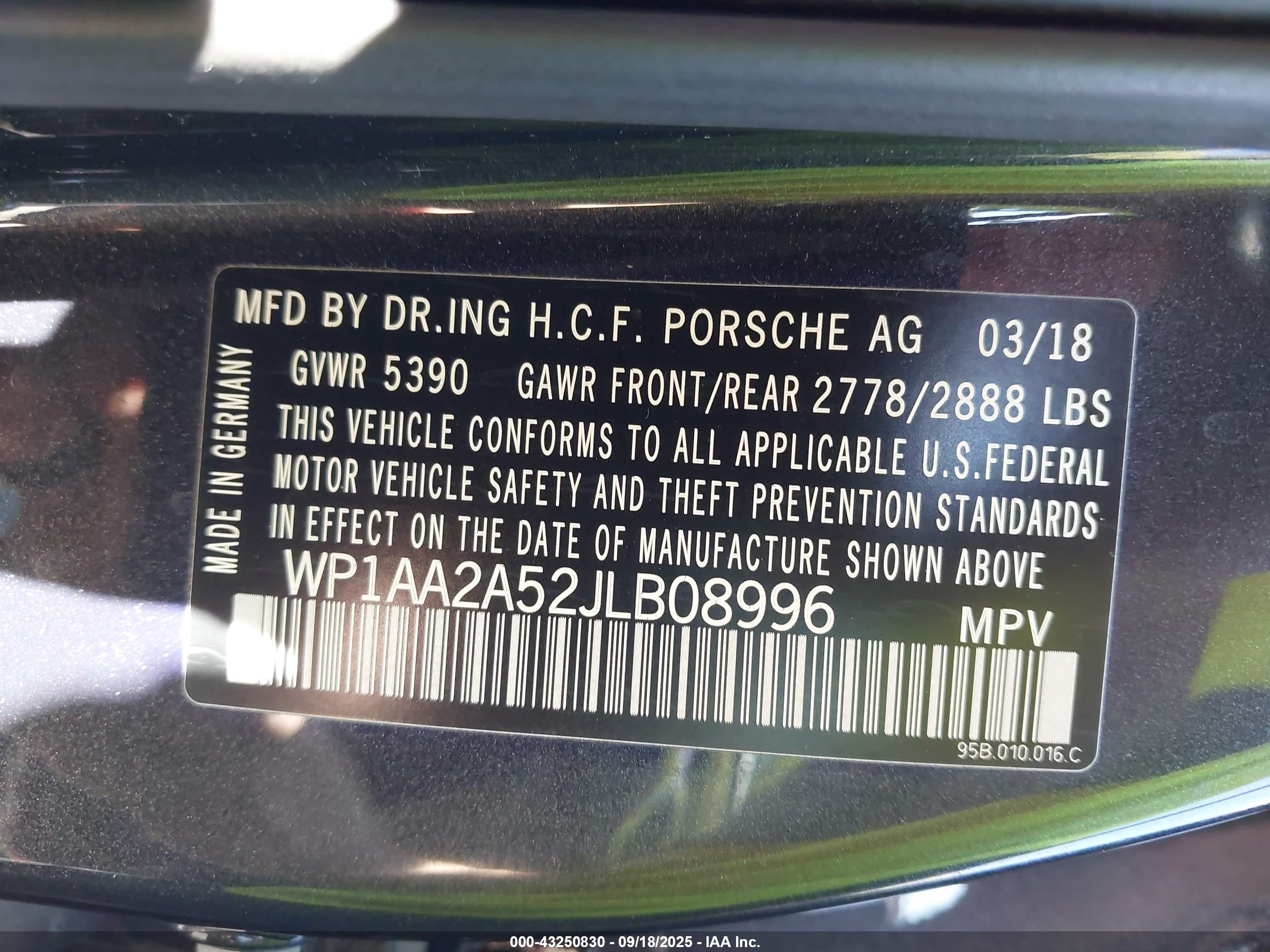 PORSCHE MACAN image 9