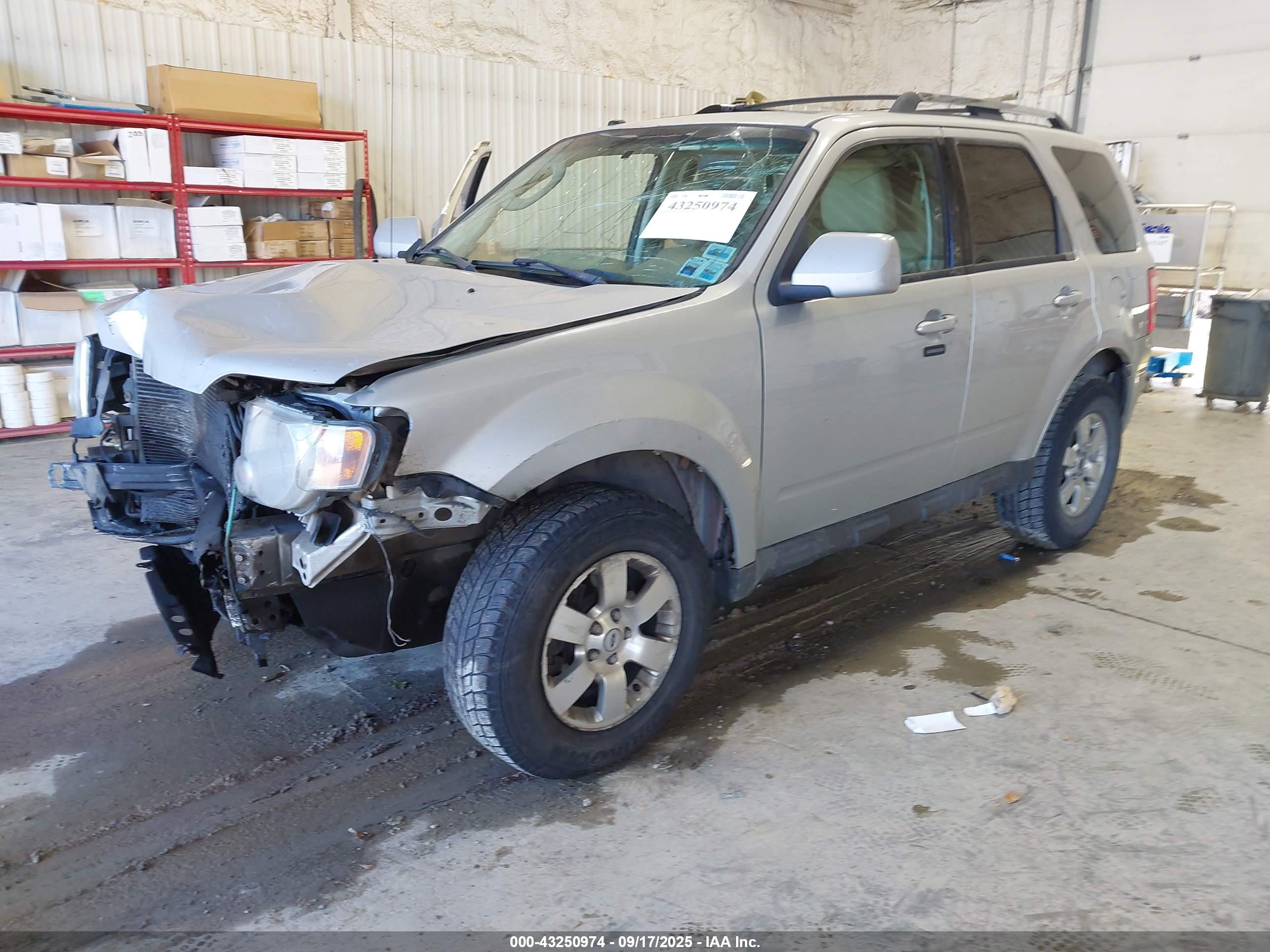 FORD ESCAPE image 2