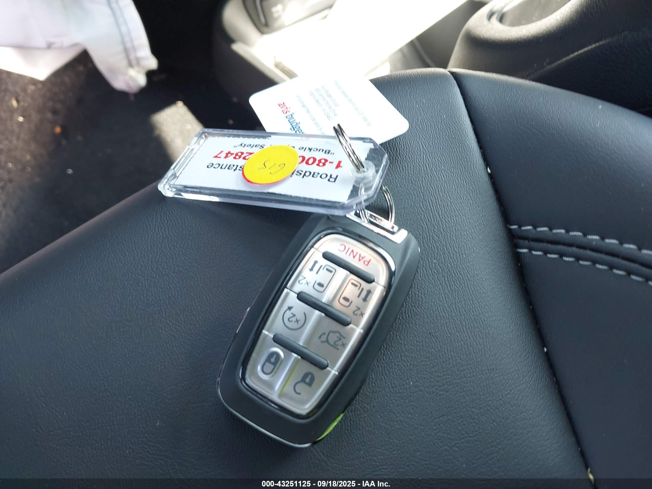 CHRYSLER PACIFICA image 11