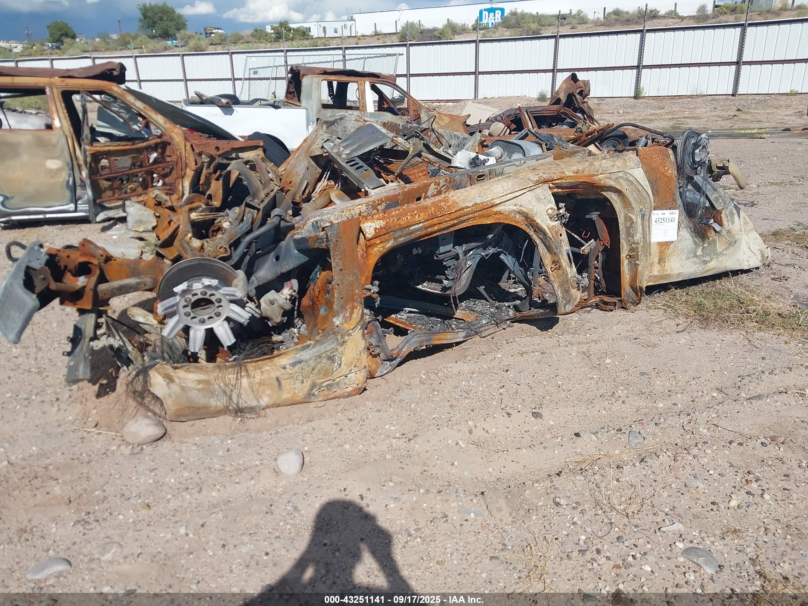 GMC SIERRA image 2