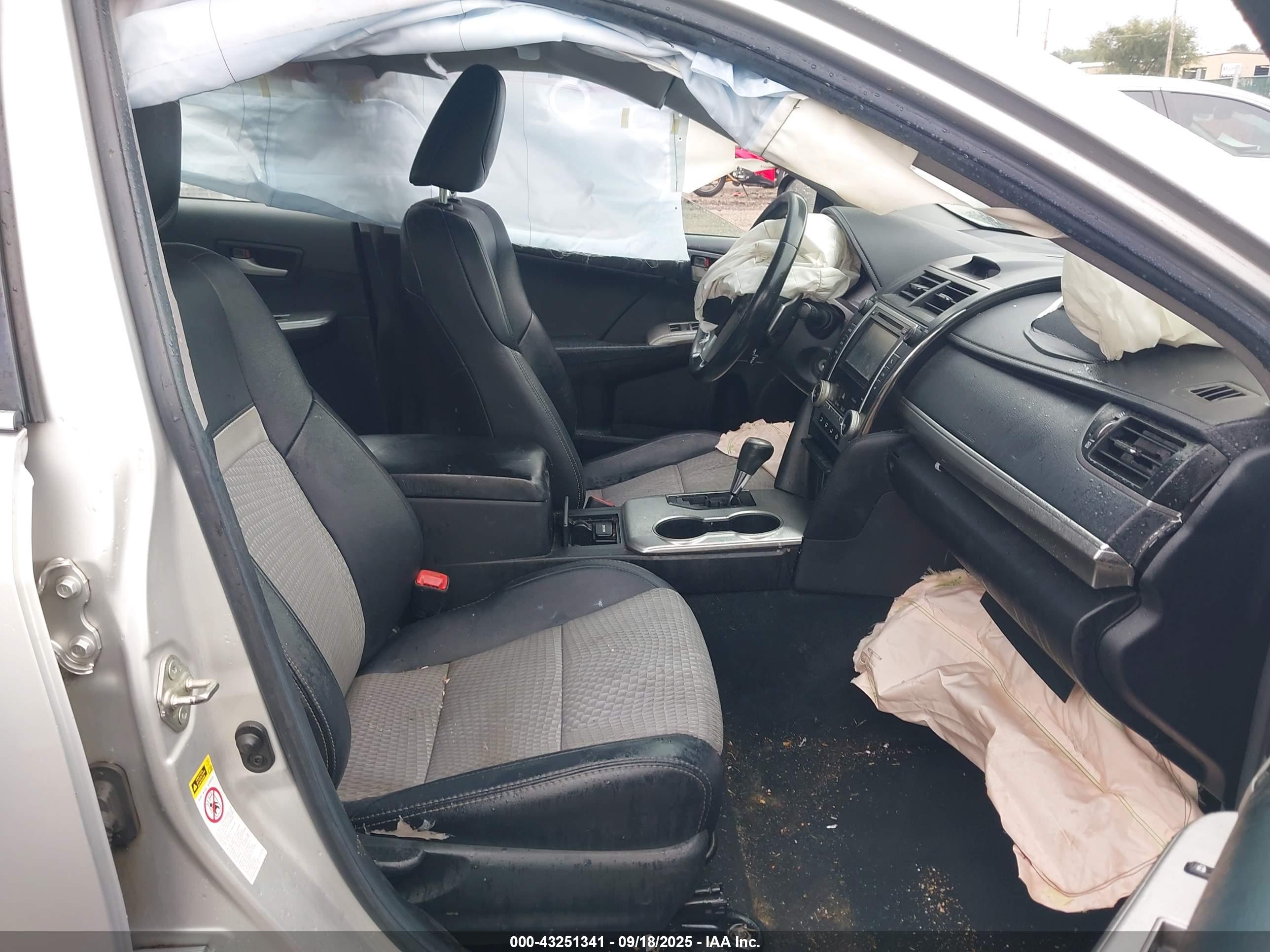 TOYOTA CAMRY image 5