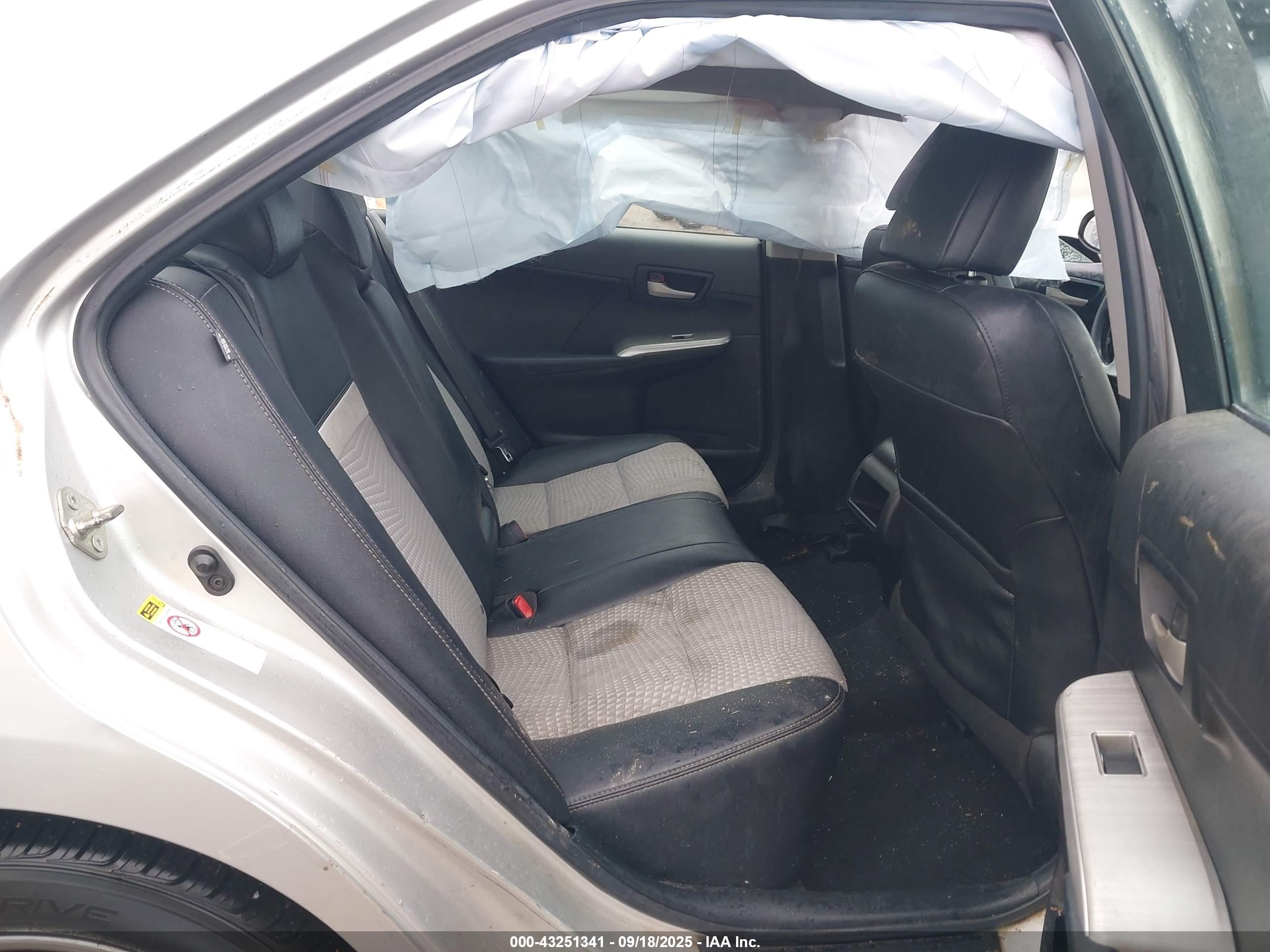 TOYOTA CAMRY image 8