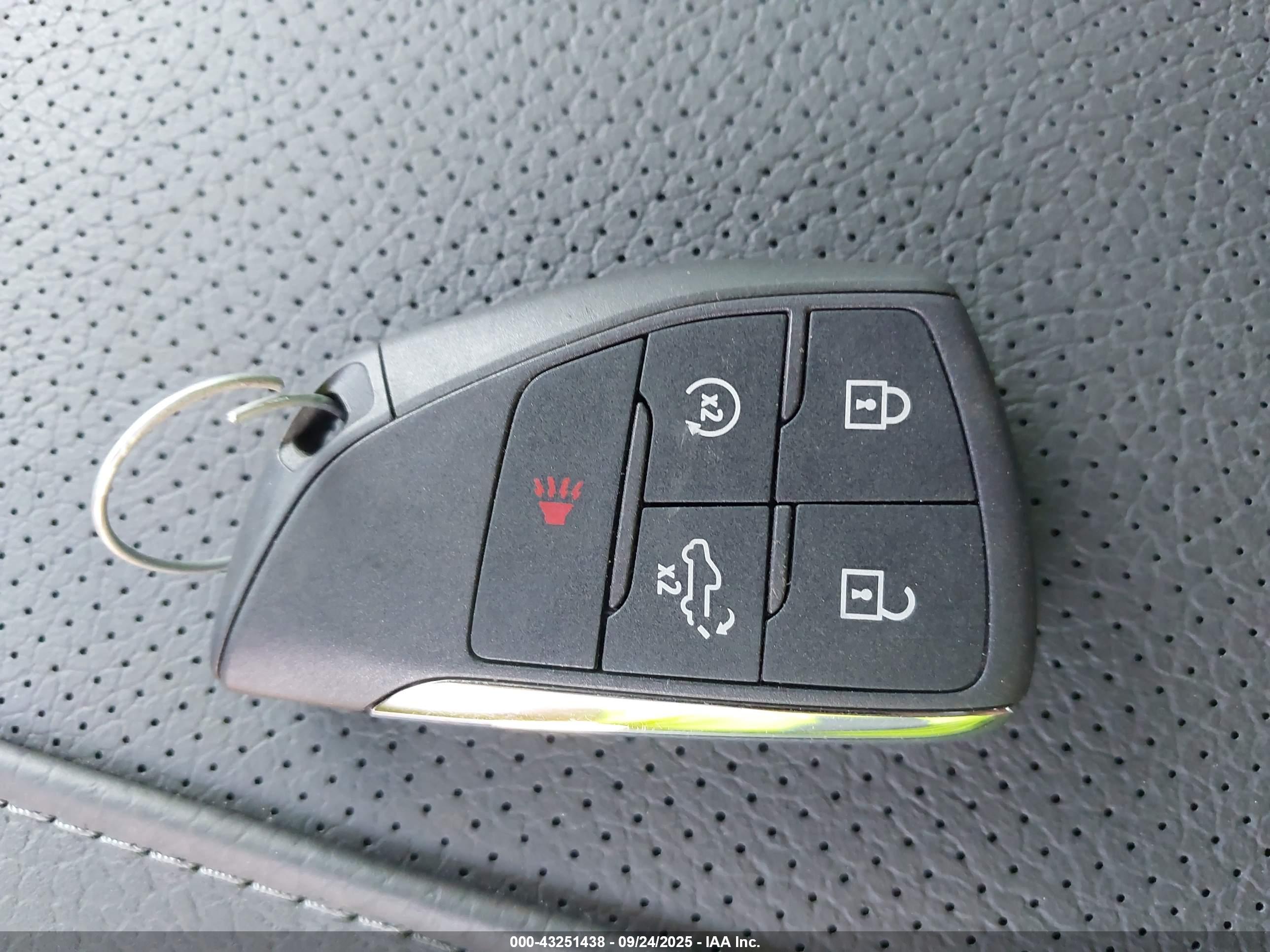 GMC SIERRA image 11