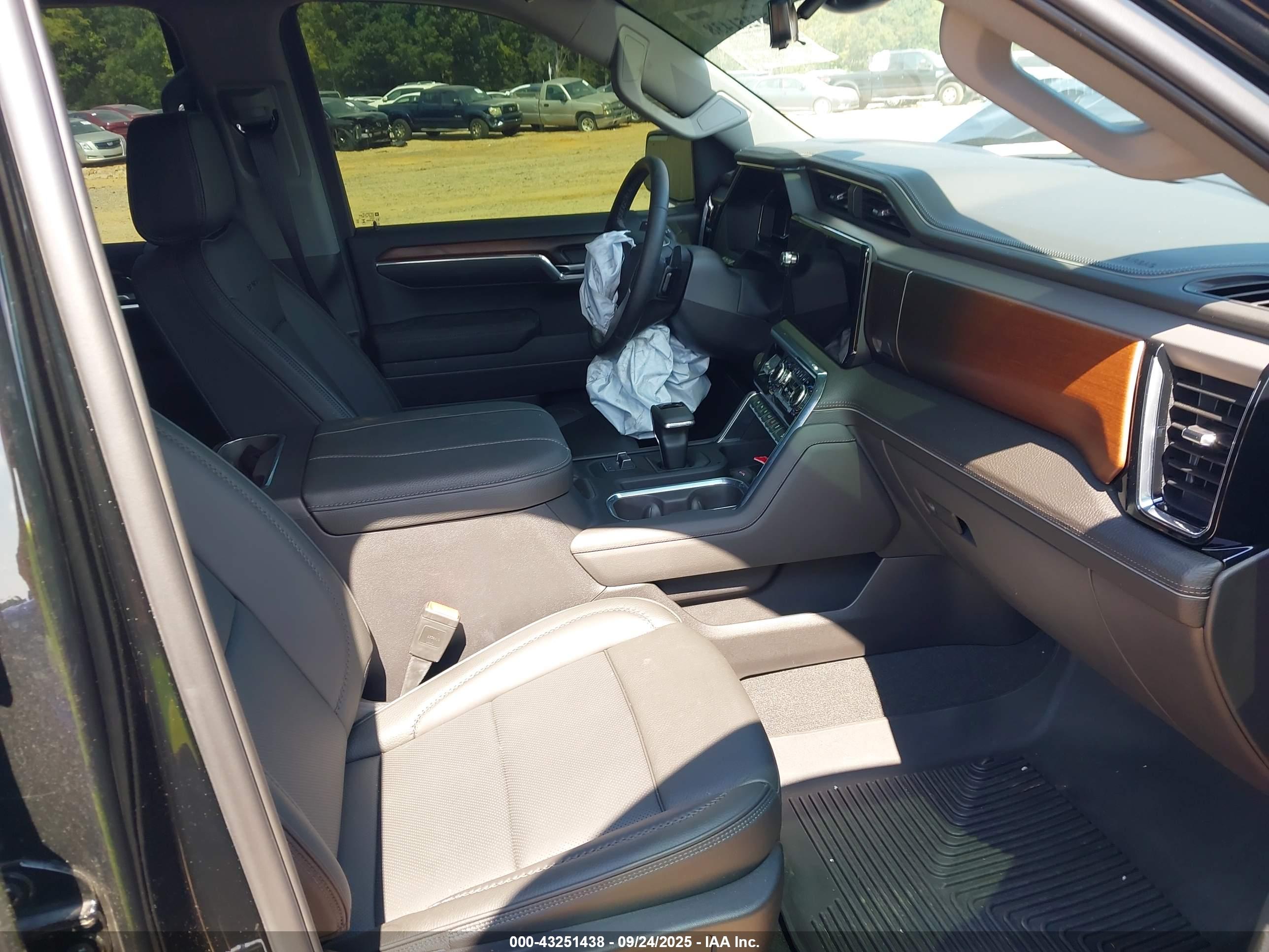 GMC SIERRA image 5