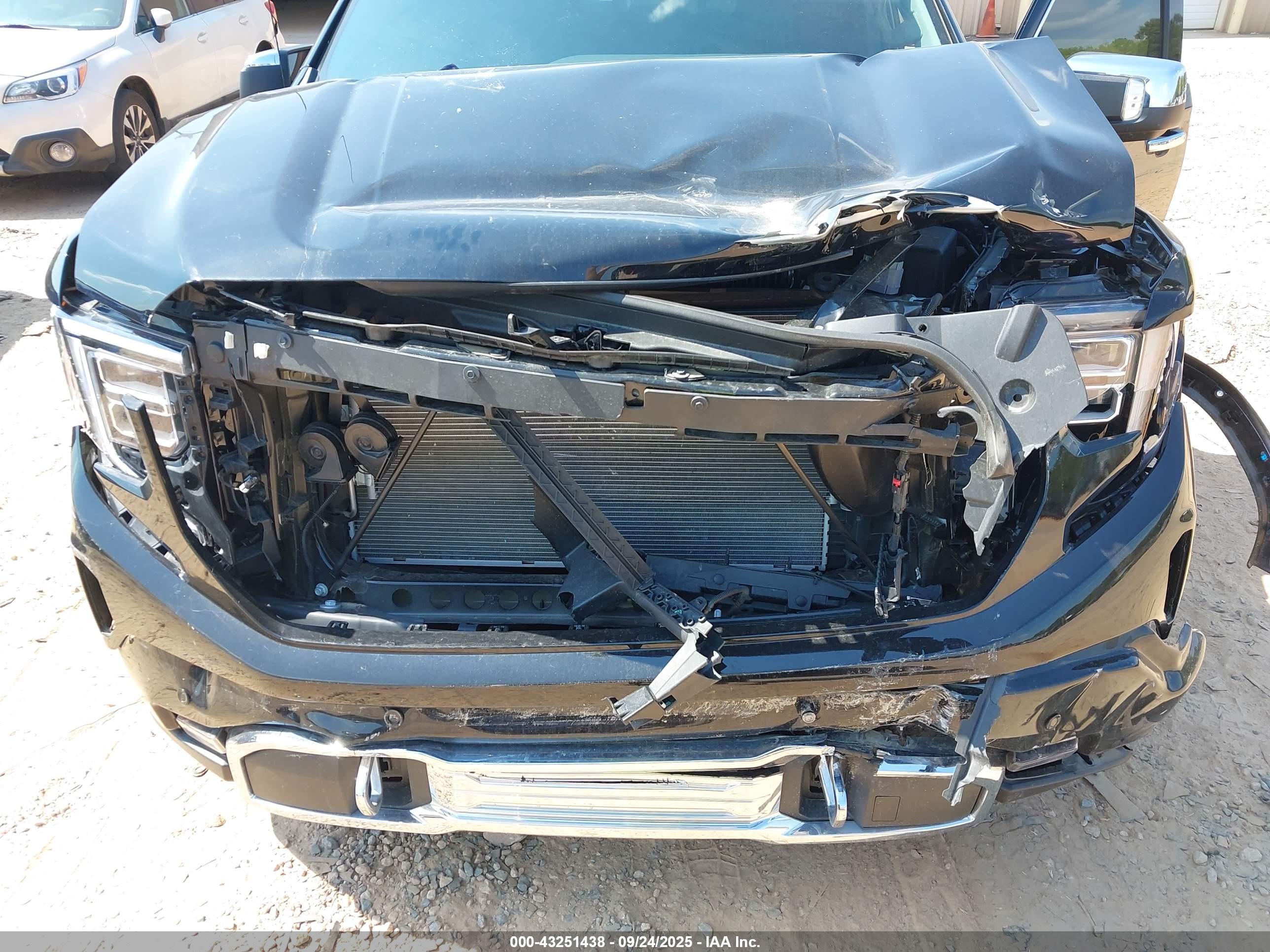 GMC SIERRA image 6