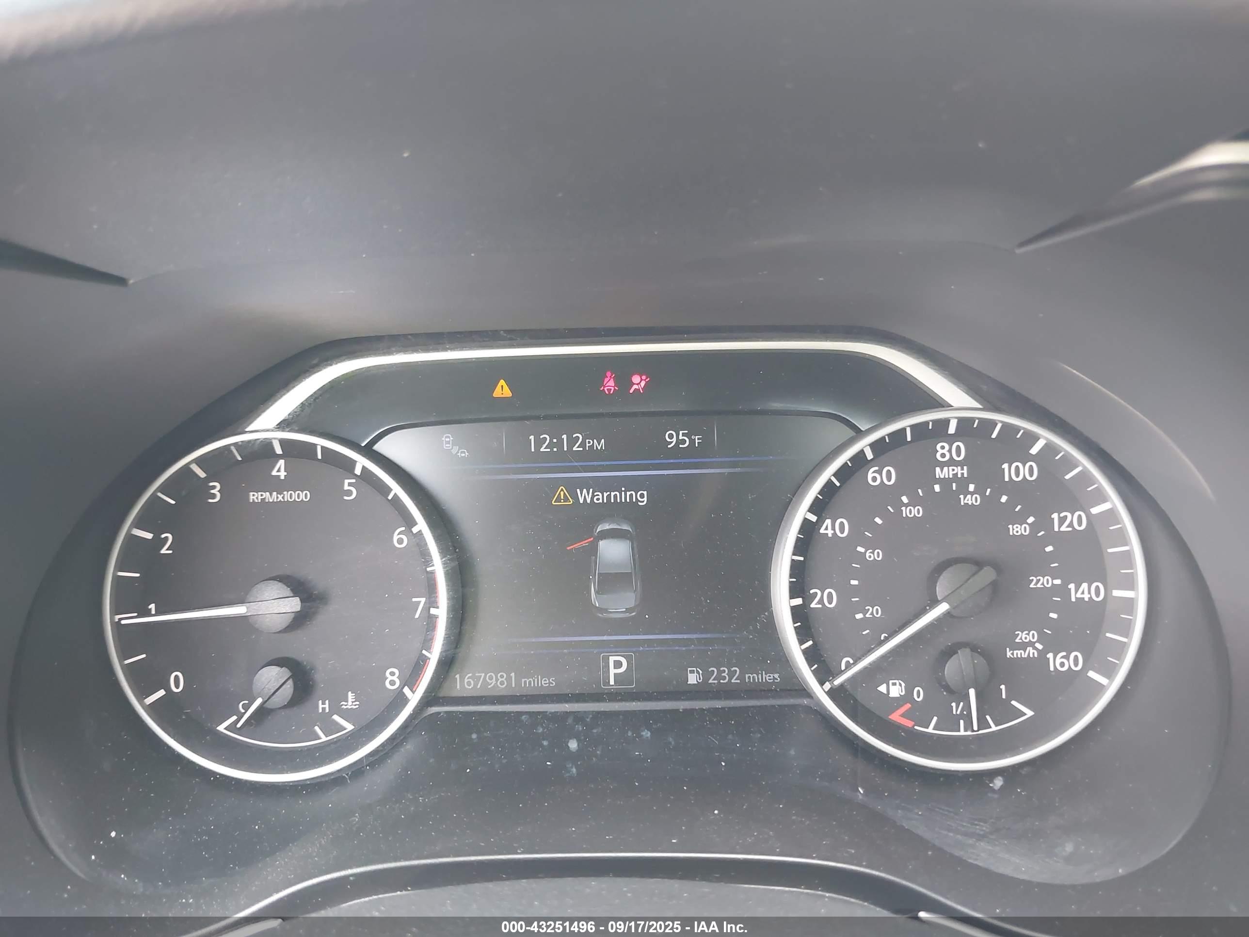 NISSAN MAXIMA image 7