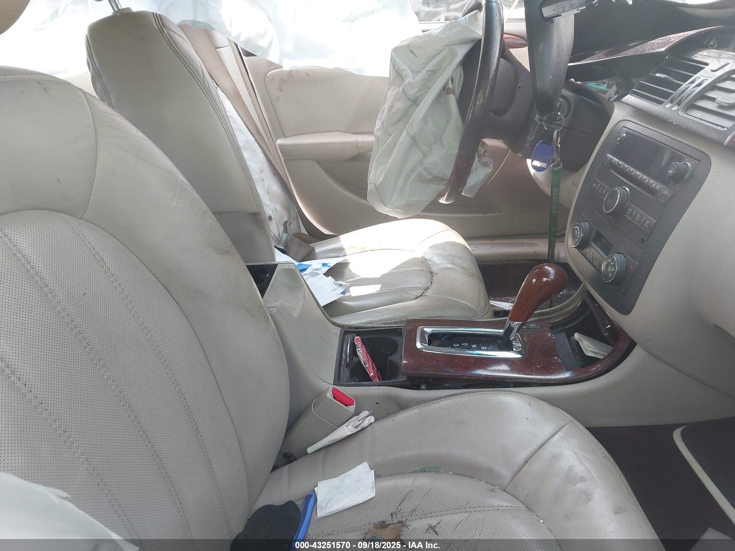 BUICK LUCERNE image 5